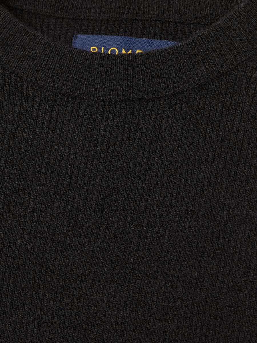 Contemporary ribbed top with raglan sleeves_5