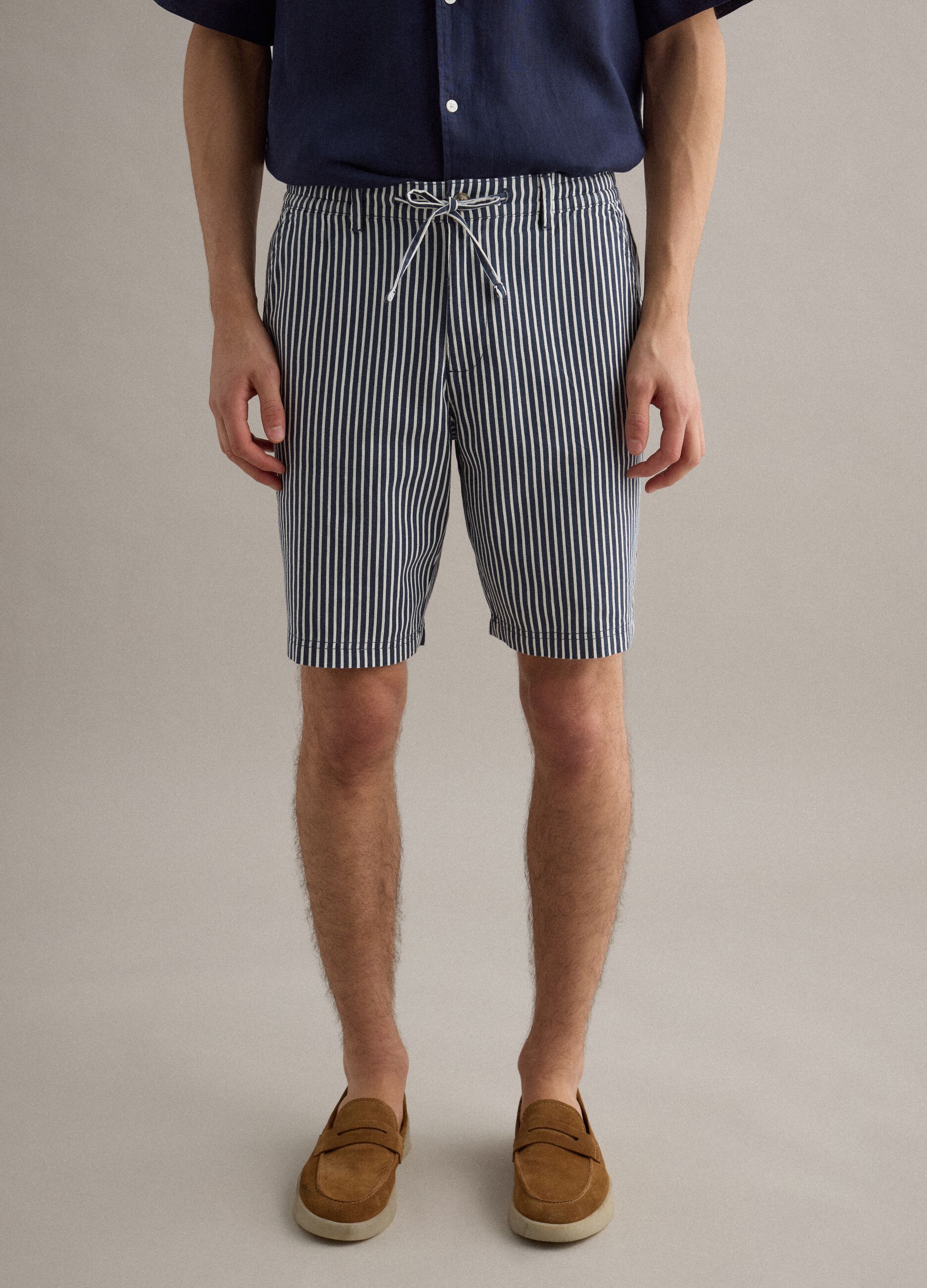 Multicoloured striped regular fit linen-cotton blend shorts