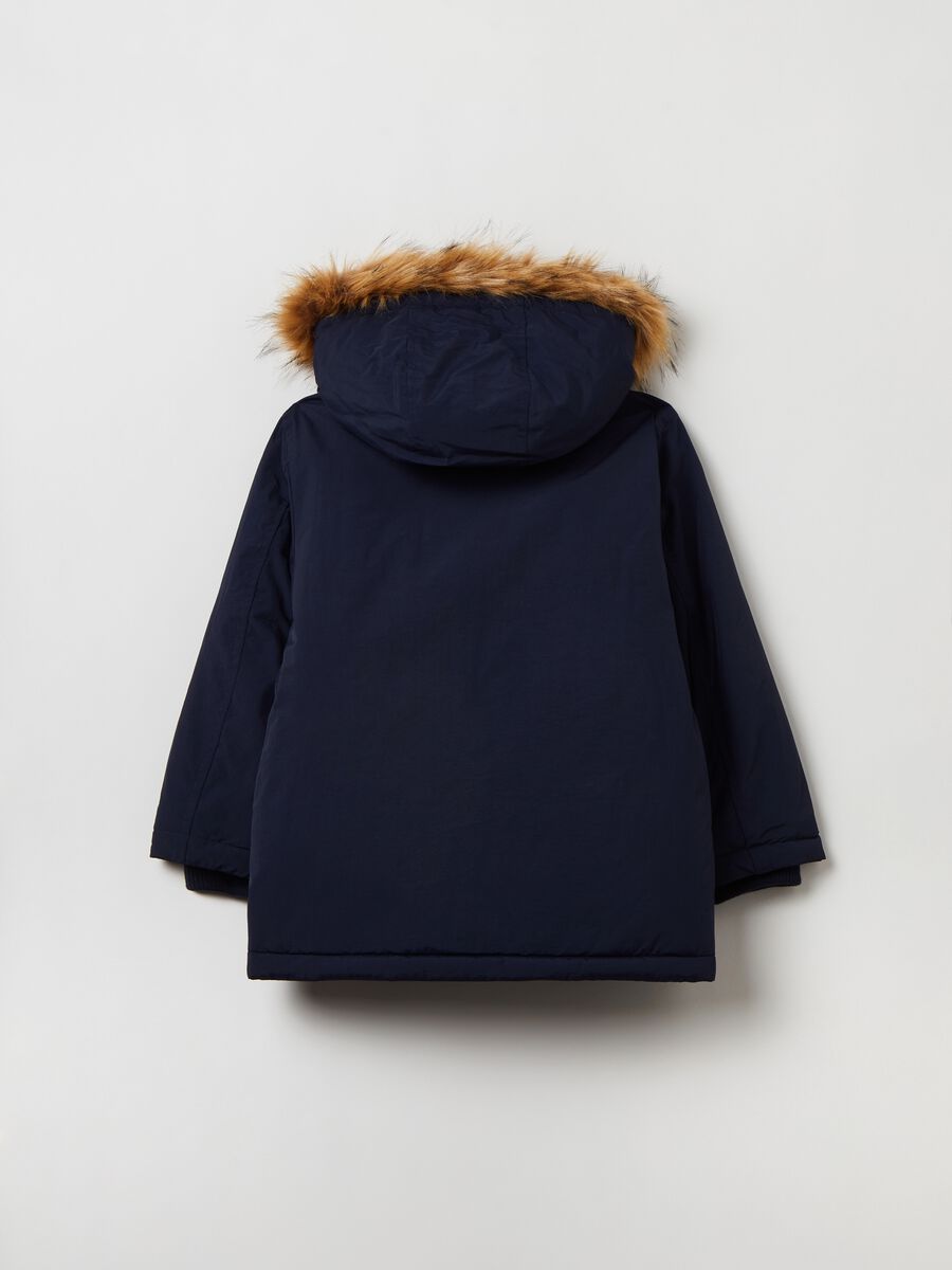 Parka con cappuccio in eco pelliccia_4
