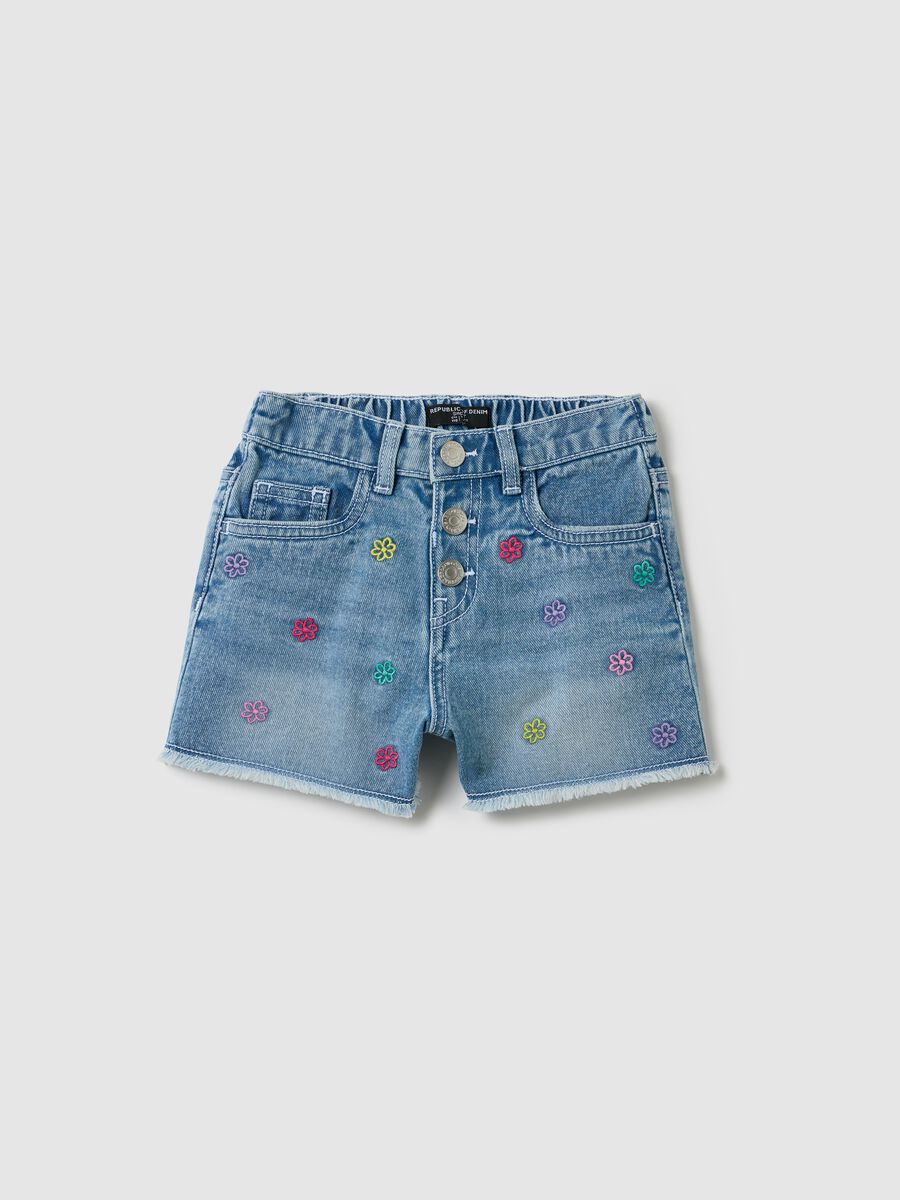 Light blue denim shorts with floral embroidery_0