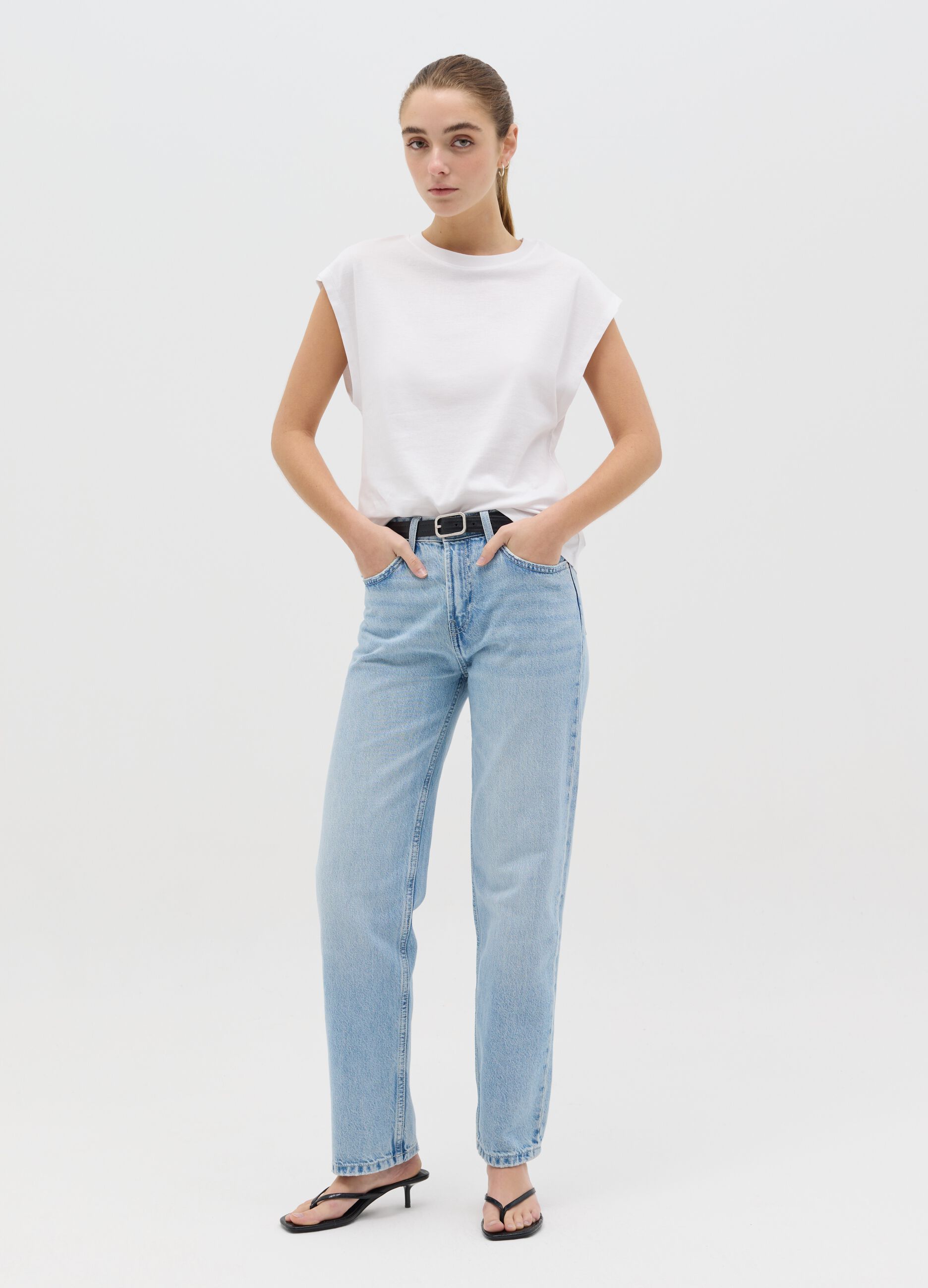 T-shirt with kimono sleeves