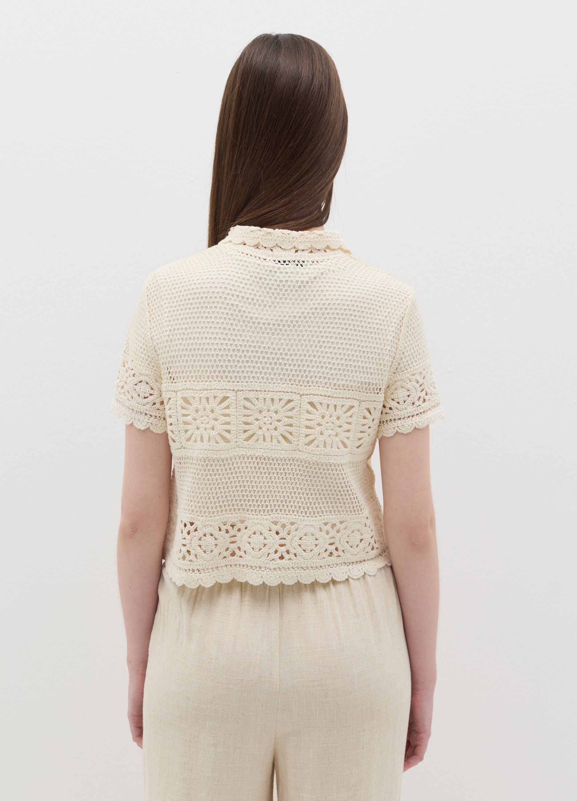 Women’s short, beige regular-fit shirt in cotton blend.