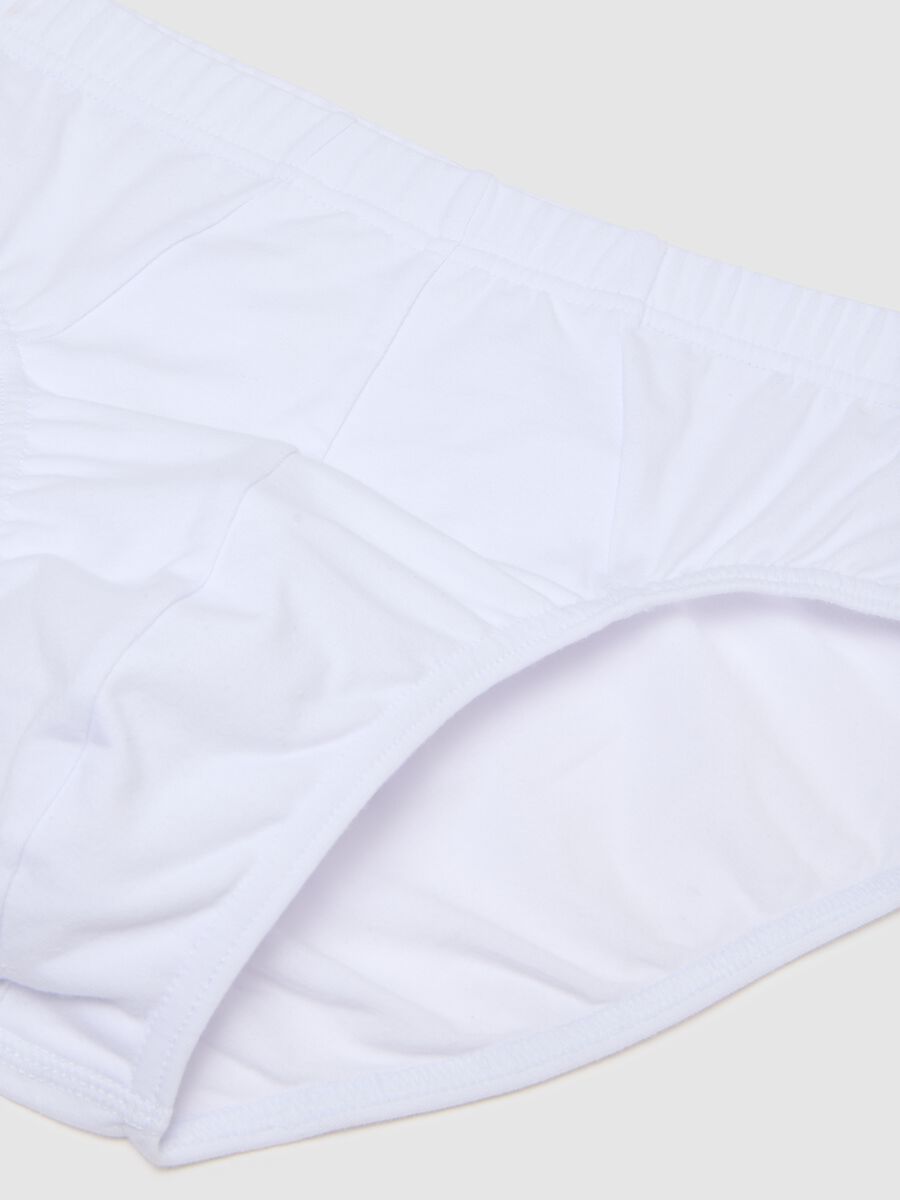 Stretch cotton white briefs with a tight fit_5