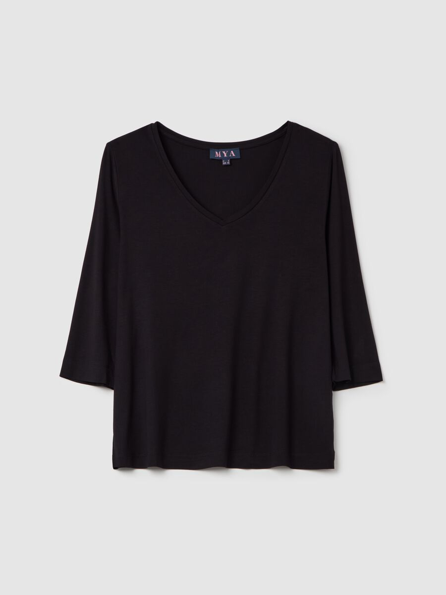 Curvy V-neck T-shirt_4