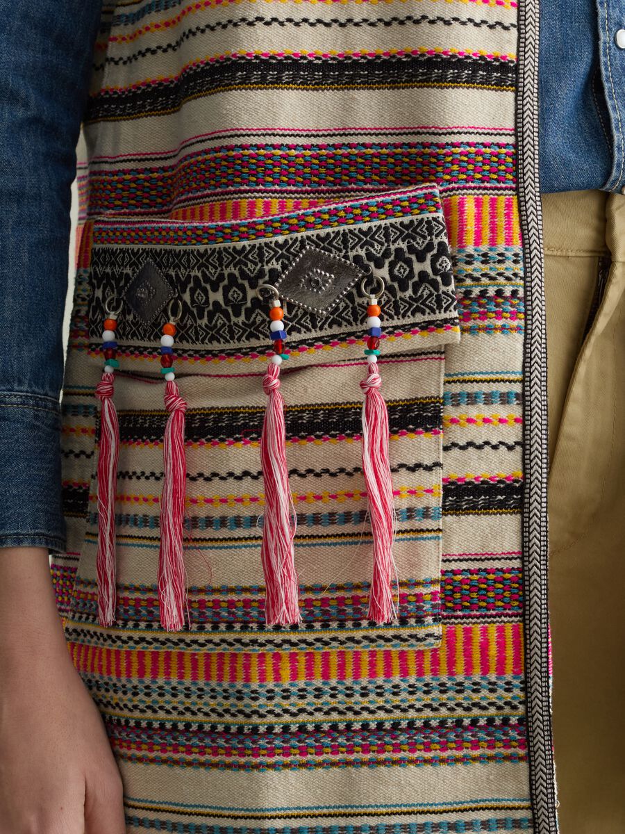 Long open gilet with ethnic pattern_2