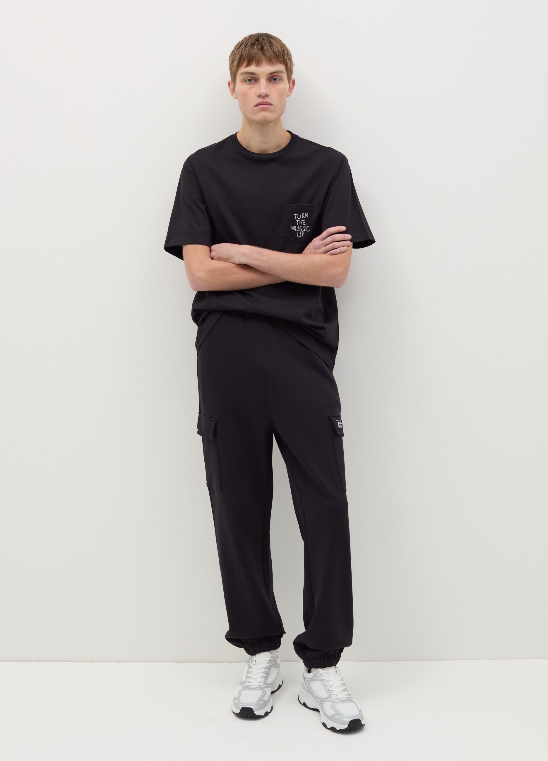 T-shirt with embroidered pocket