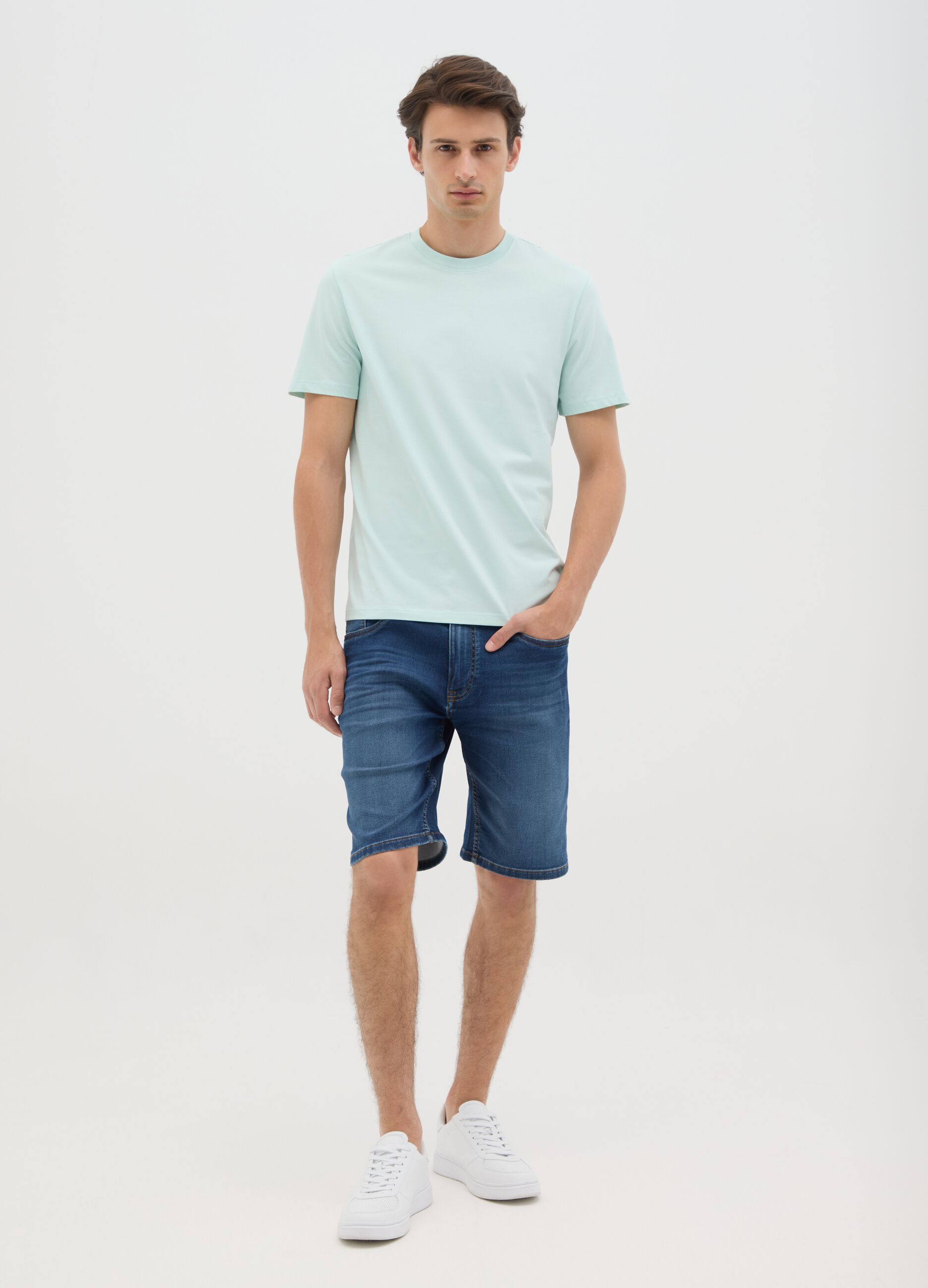 Men's pure cotton blue T-shirt with regular fit