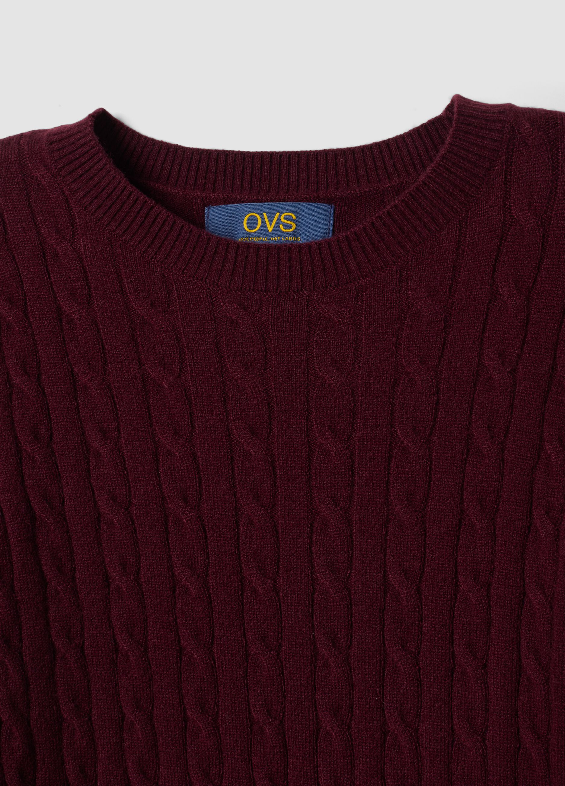 Red cable-knit crew neck jumper, regular fit