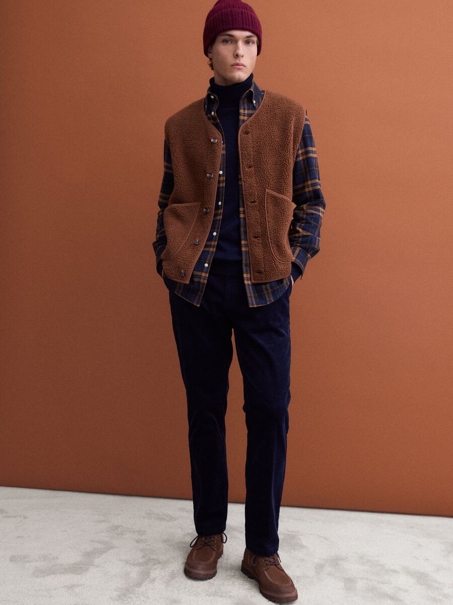 Light brown V-neck gilet with patch pockets_1