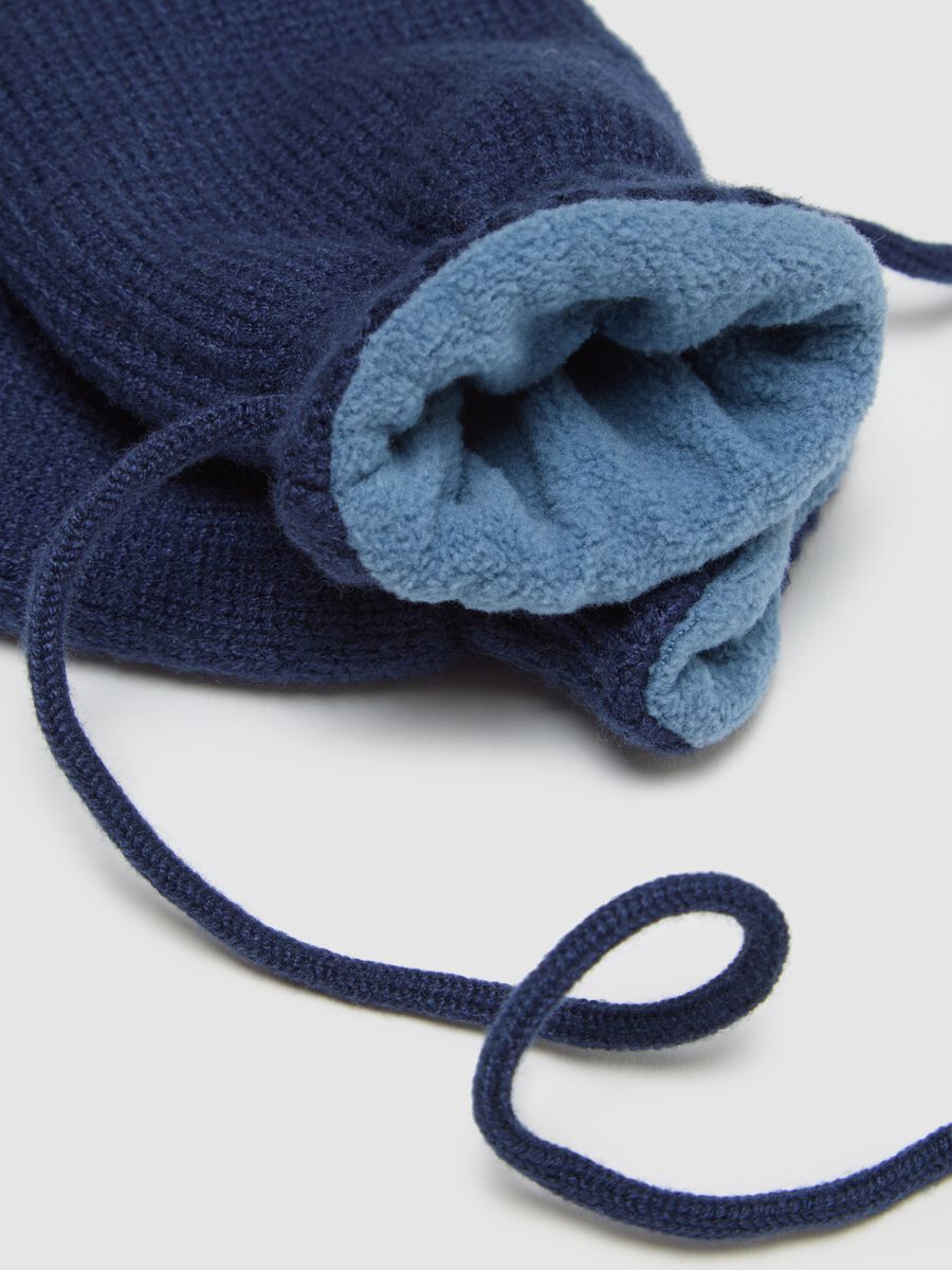Blue children's mittens with cord_1