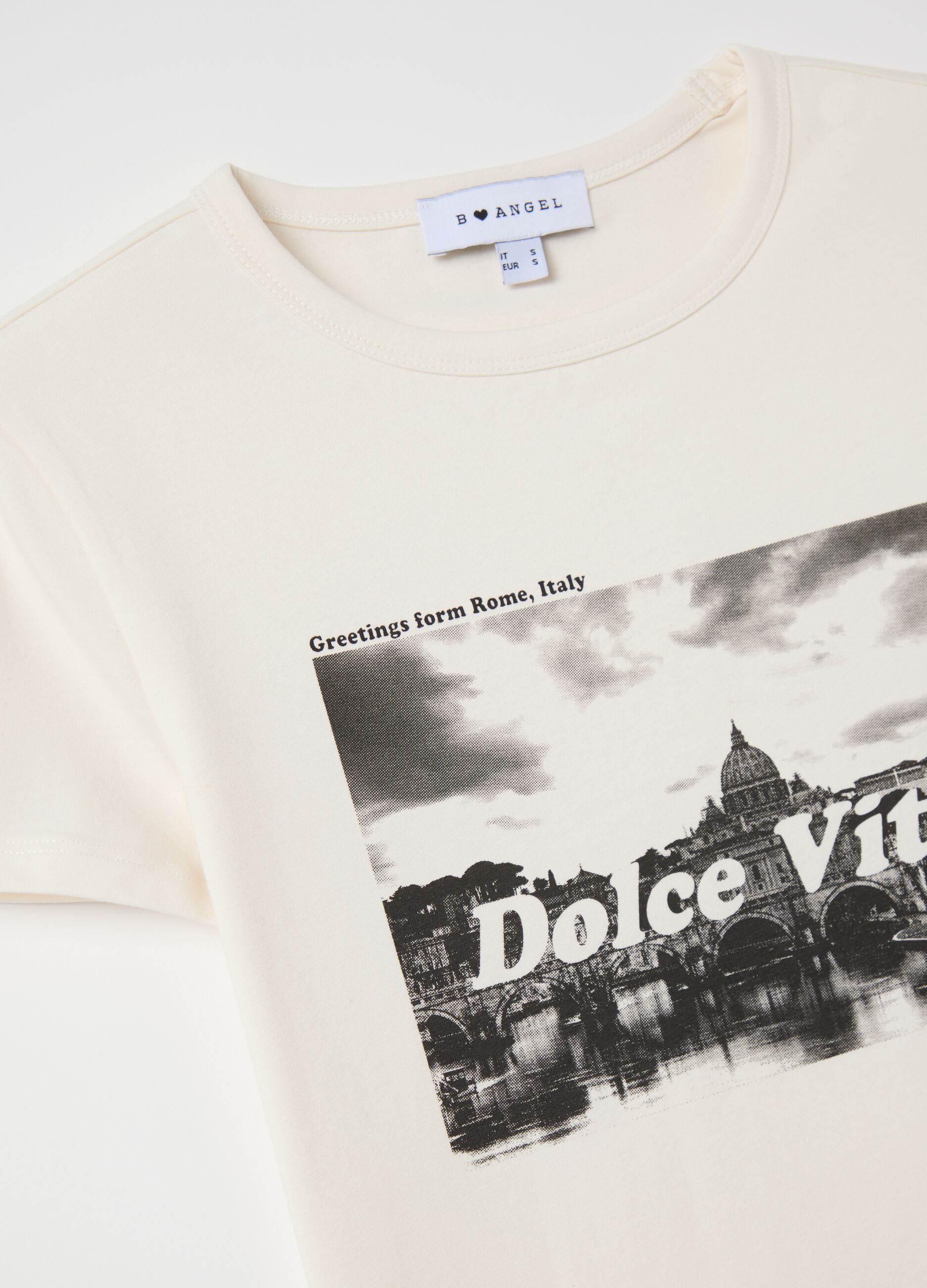 Short-sleeved T-shirt with "Dolce Vita" print