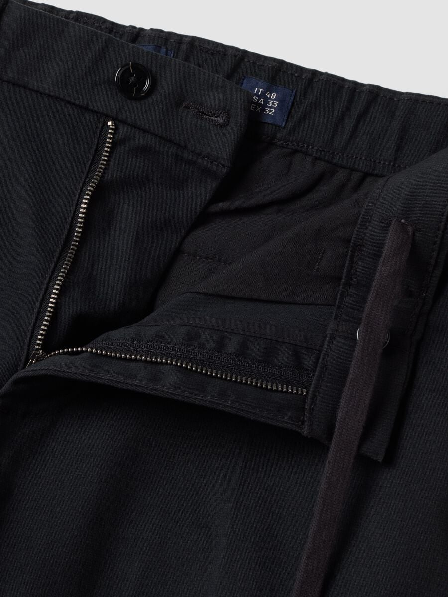 Pantaloni grigi chino in twill di tessuto elasticizzato slim fit_1