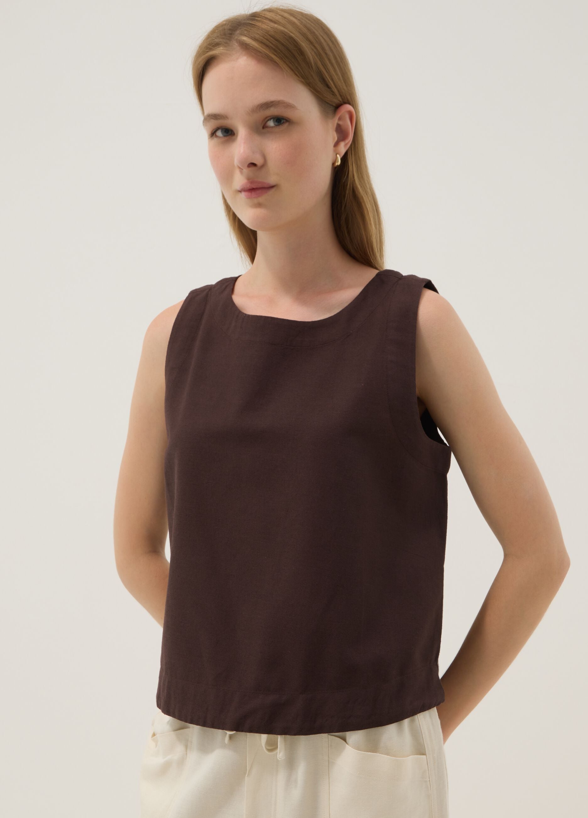 Brown regular-fit top in viscose, cotton and linen blend