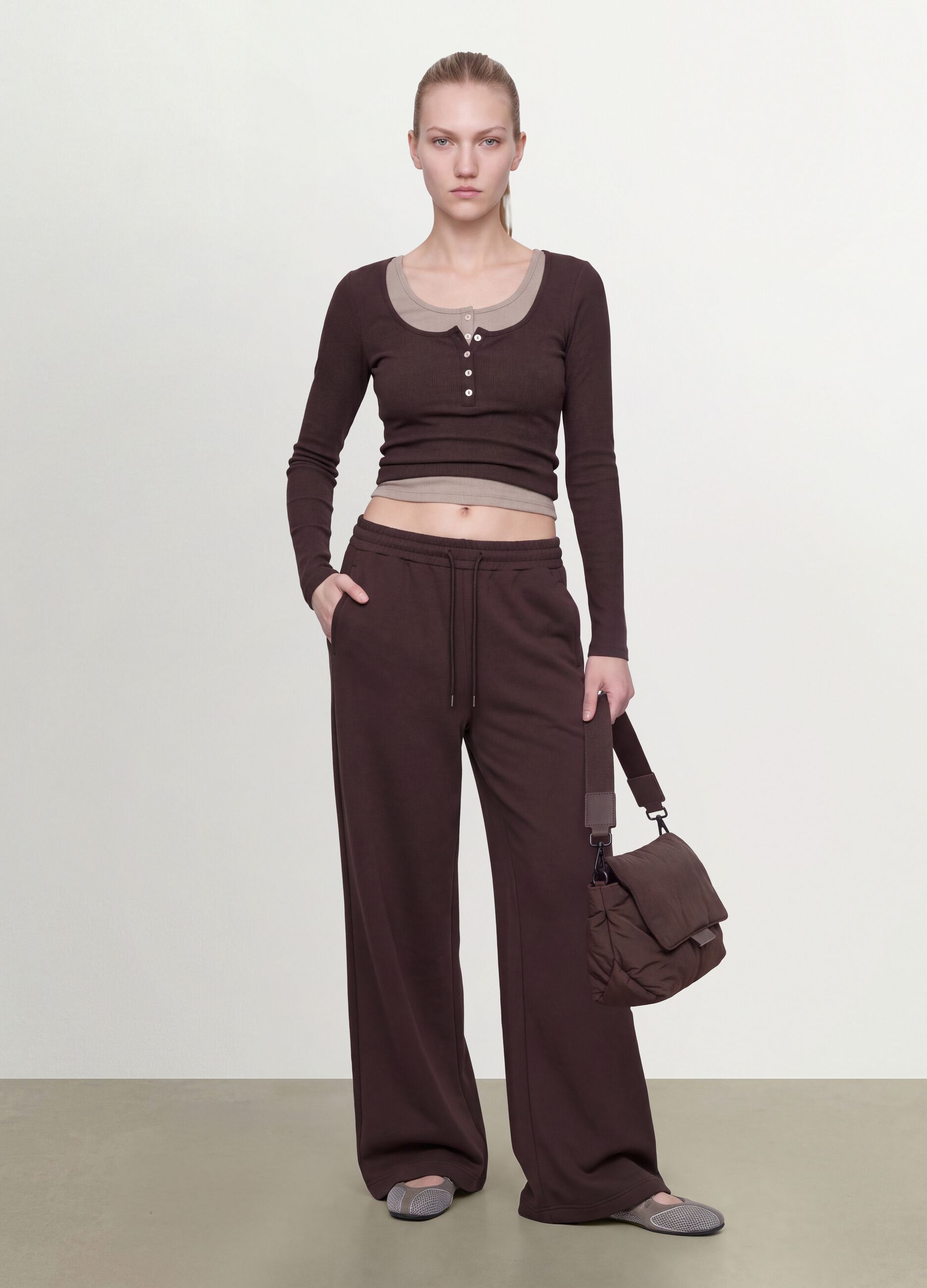 Brown wide-leg trousers in stretch modal with drawstring
