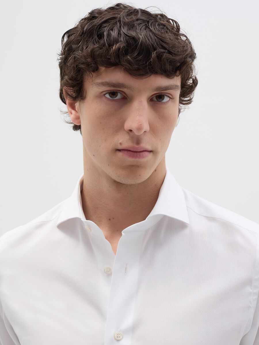 Slim-fit solid colour easy-iron shirt_1