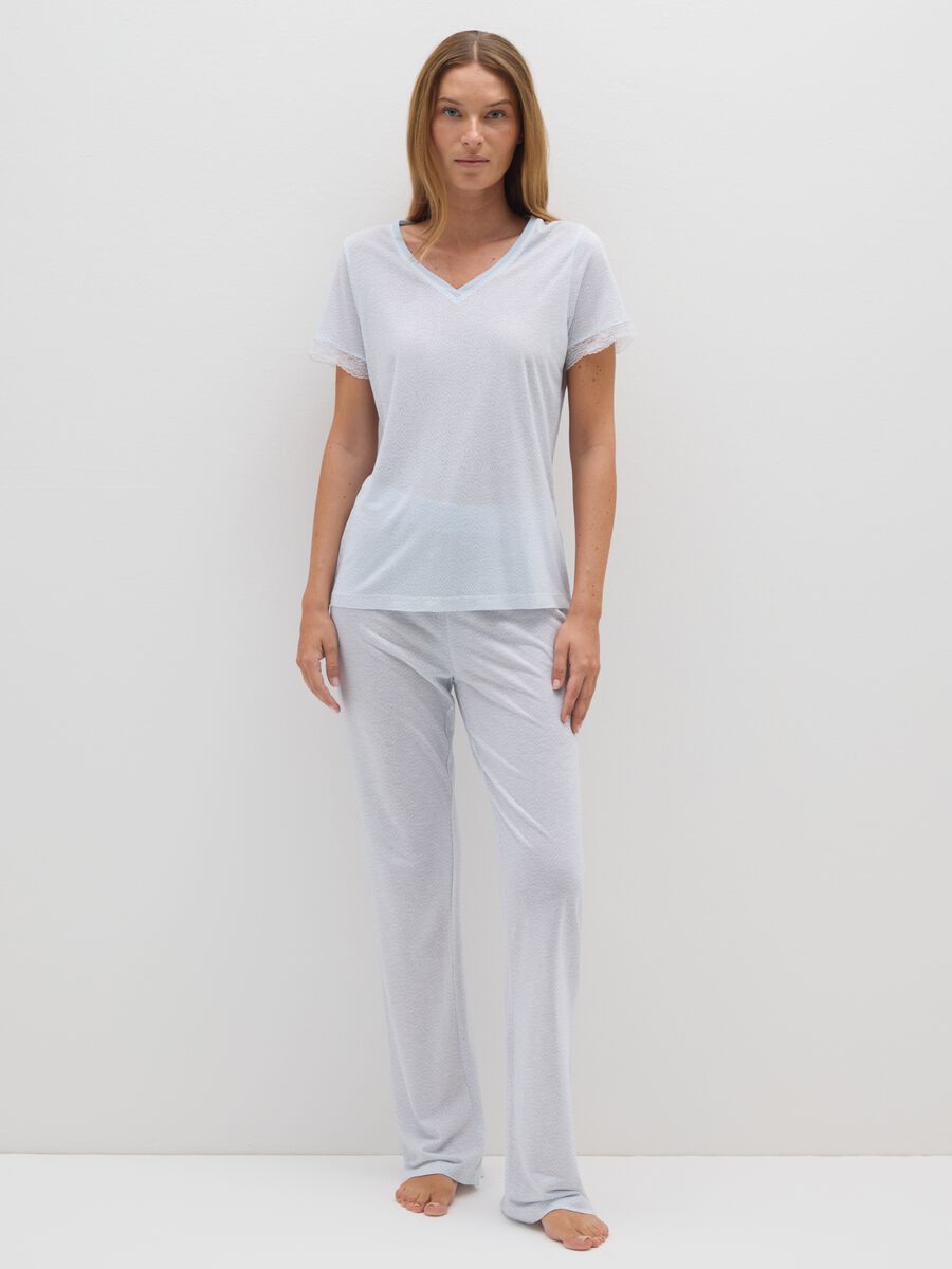 Pantaloni pigiama in pura viscosa con fantasia bianca e azzurra_0