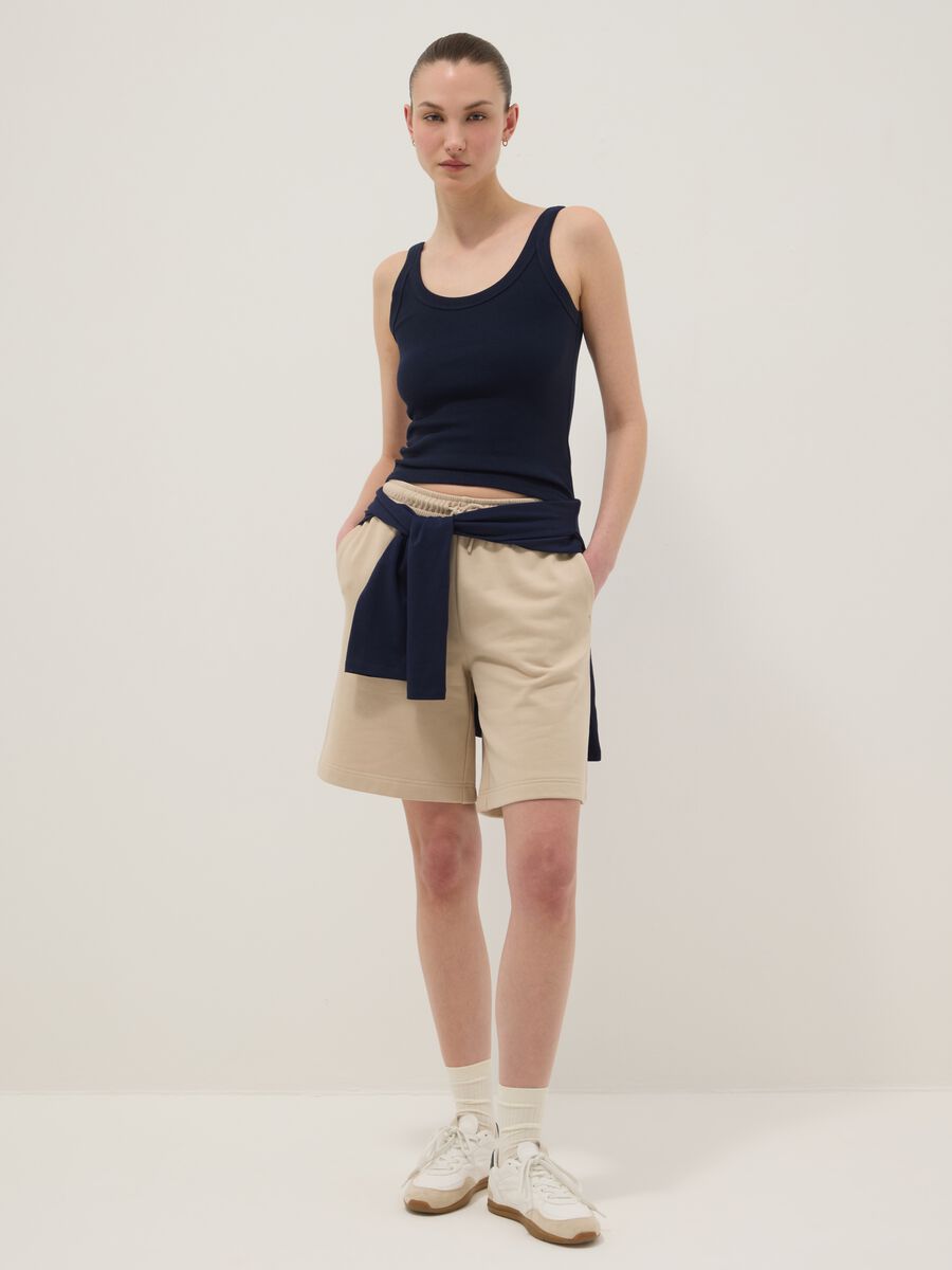 Short in misto cotone beige regular fit con vita elasticizzata_0