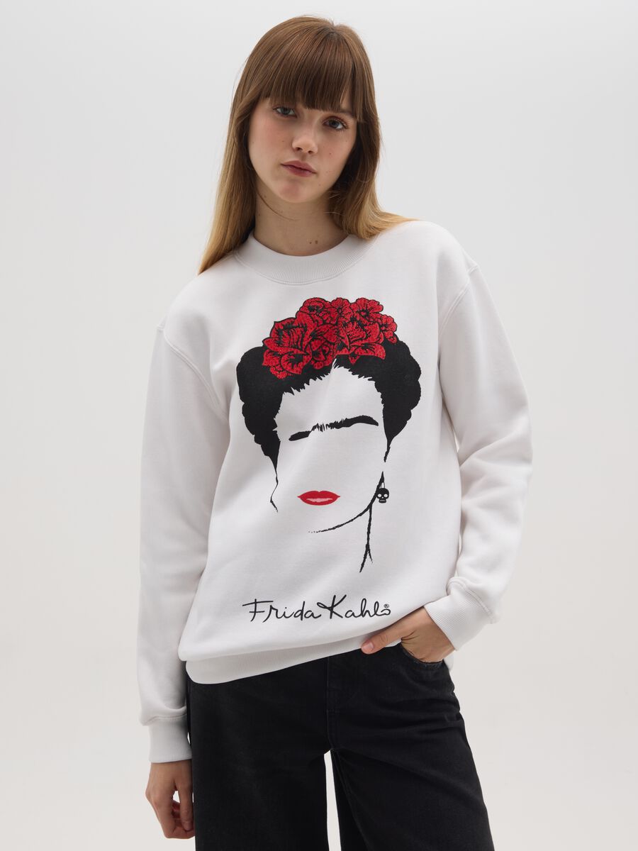 Felpa da donna in misto cotone bianca regular fit con grafica Frida Khalo_0