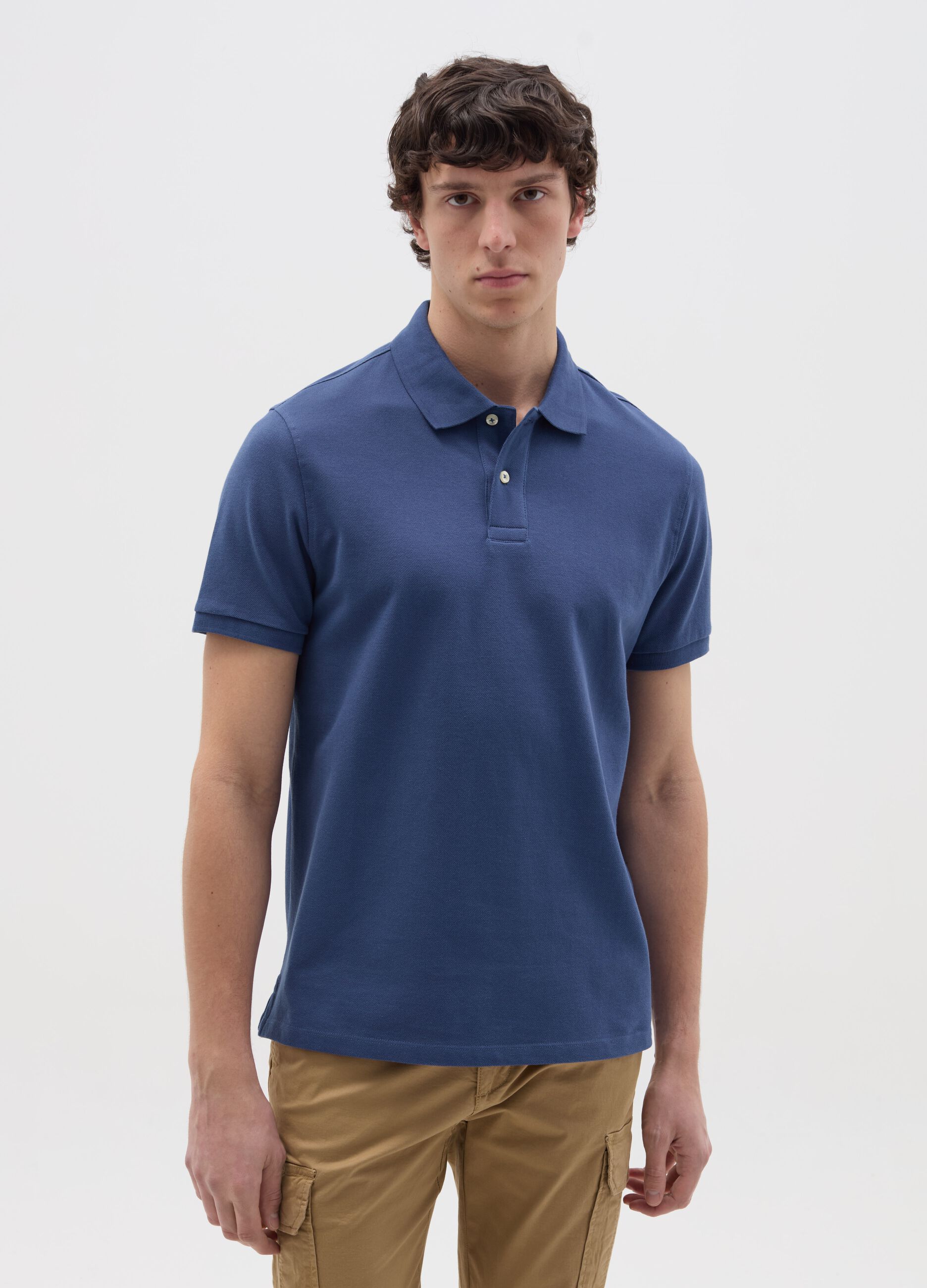 Solid colour polo shirt in organic cotton