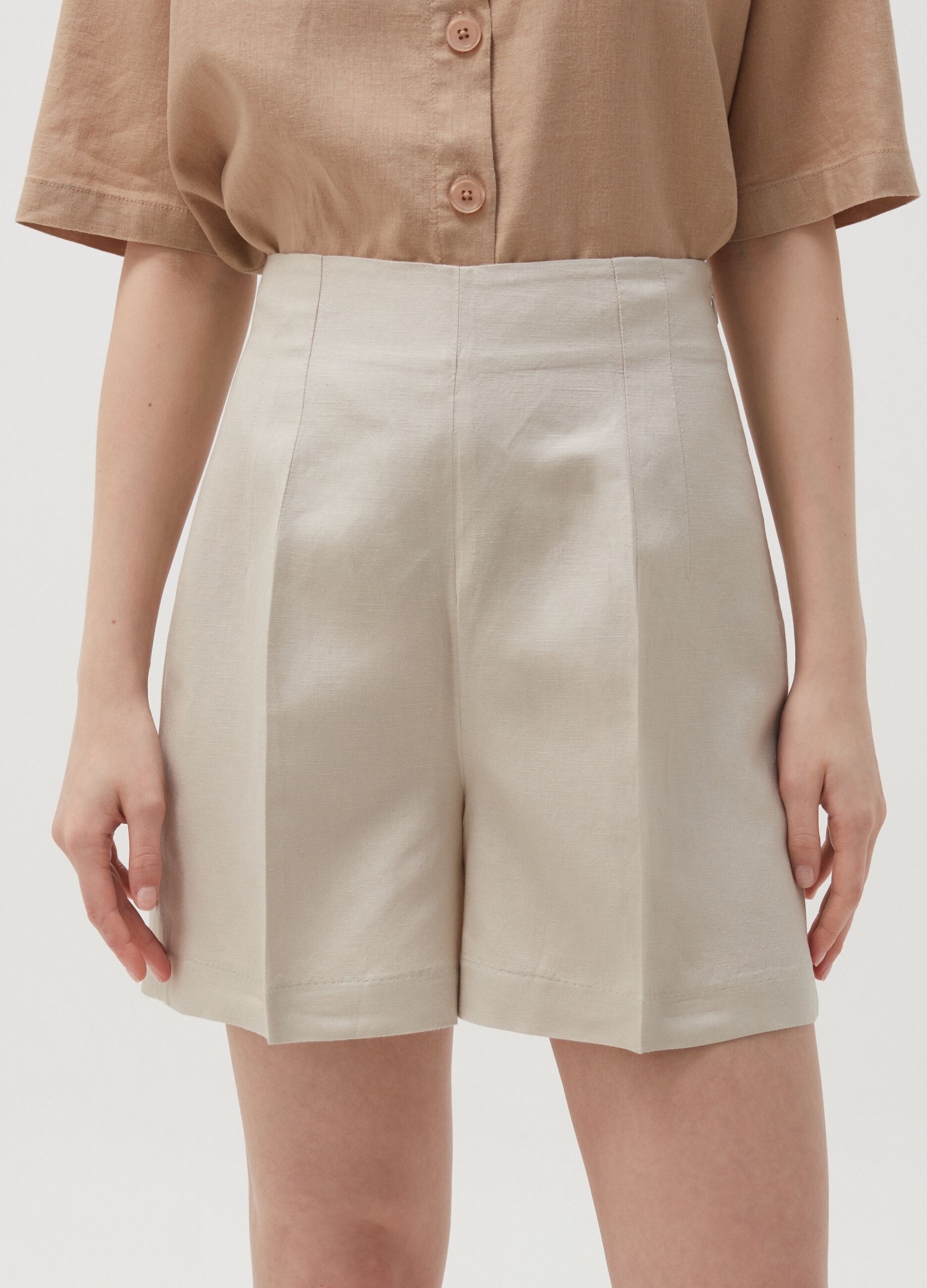 Linen and viscose Bermuda shorts with zip