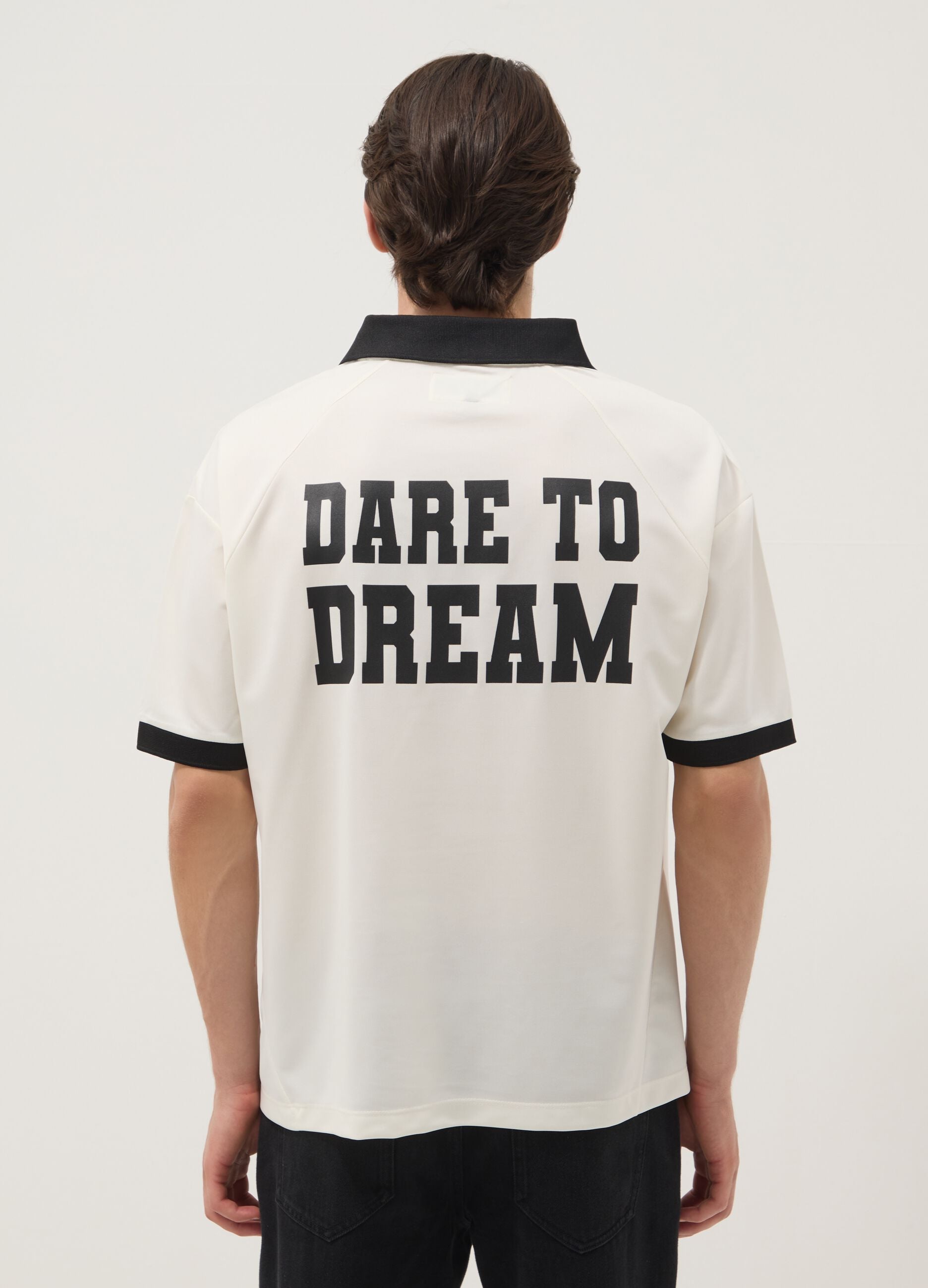 White regular-fit T-shirt with contrast collar and Jeep logo