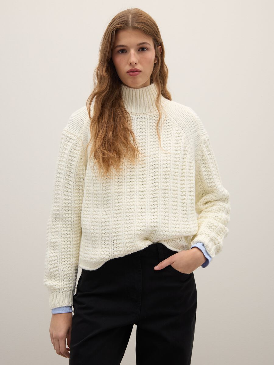 White regular fit sweater with jacquard pattern and vulcan collar_0