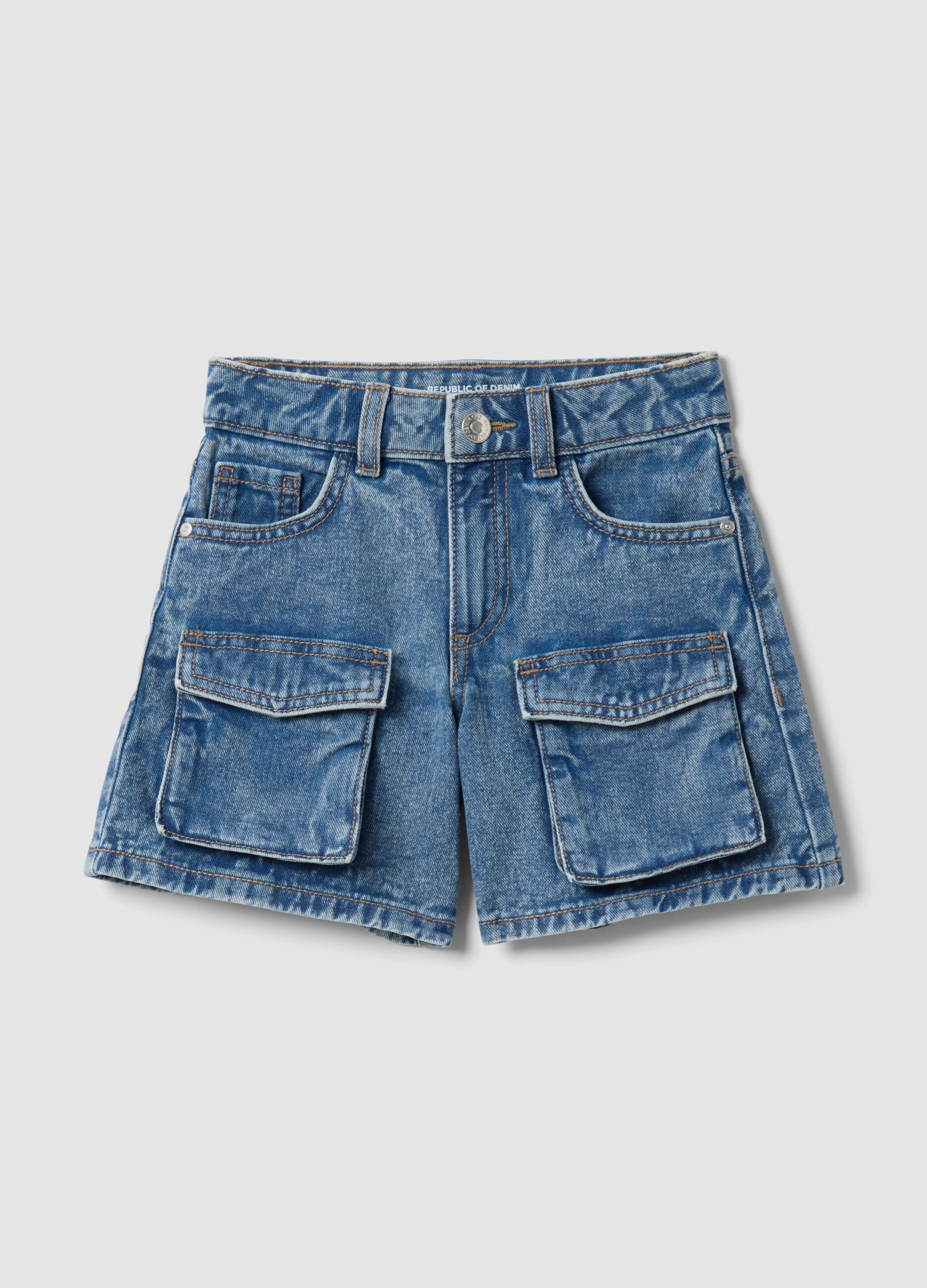 Girls&rsquo; blue denim cotton cargo shorts with wide-leg fit