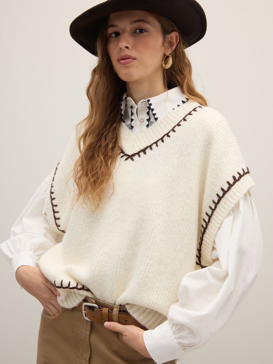 White cotton-blend oversized fit gilet with V-neck_0