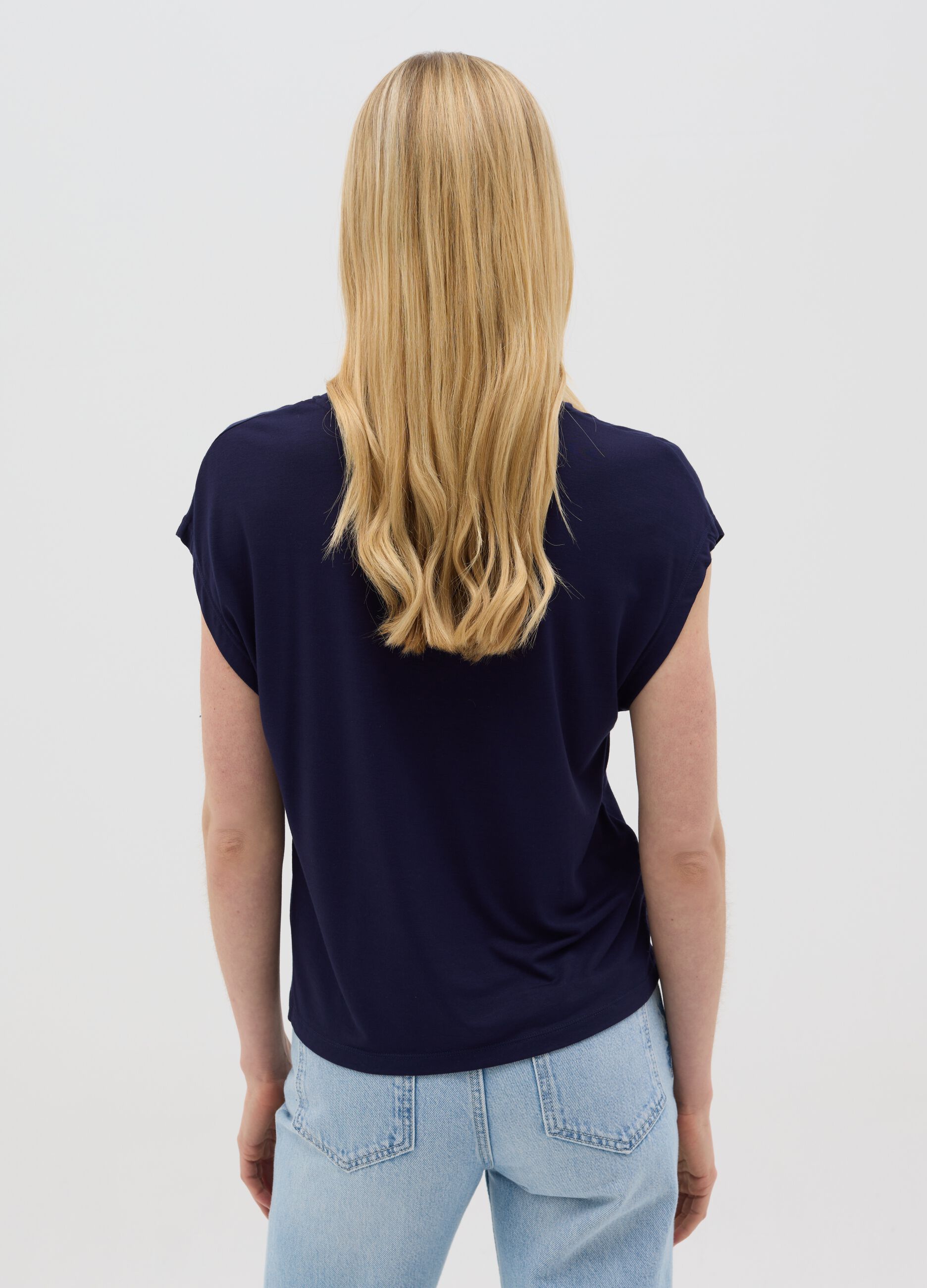 Short-sleeve blue T-shirt in stretchy viscose