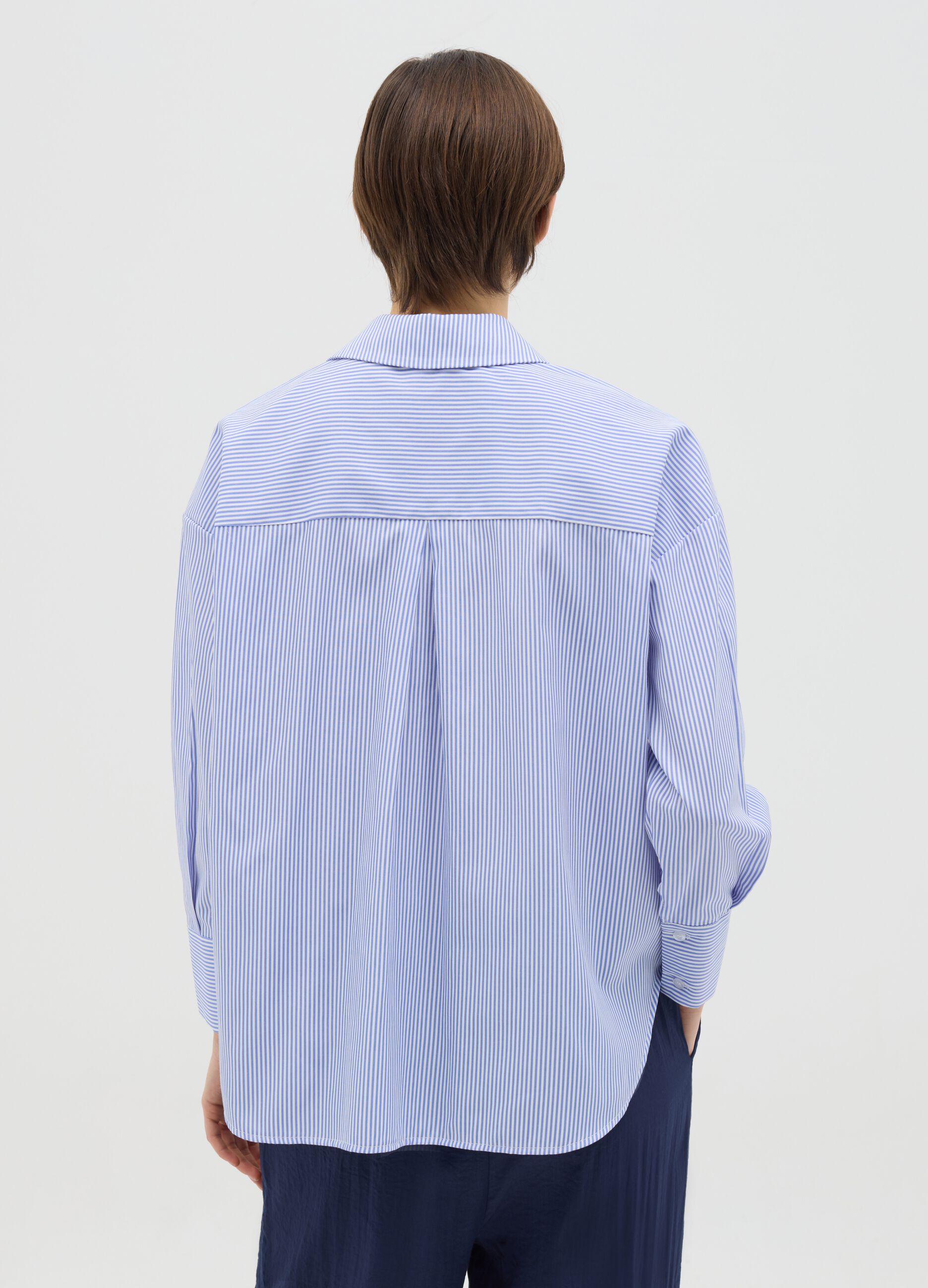 Camicia oversize a righe bianche e blu
