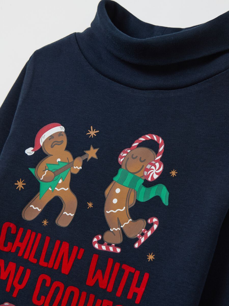 T-shirt with high neck and "Chillin' with my cookies" print_2