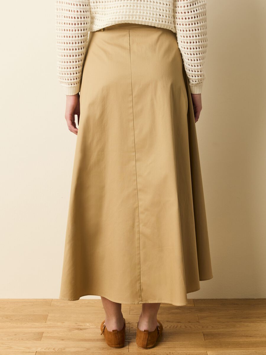 Long full skirt with buckle_3