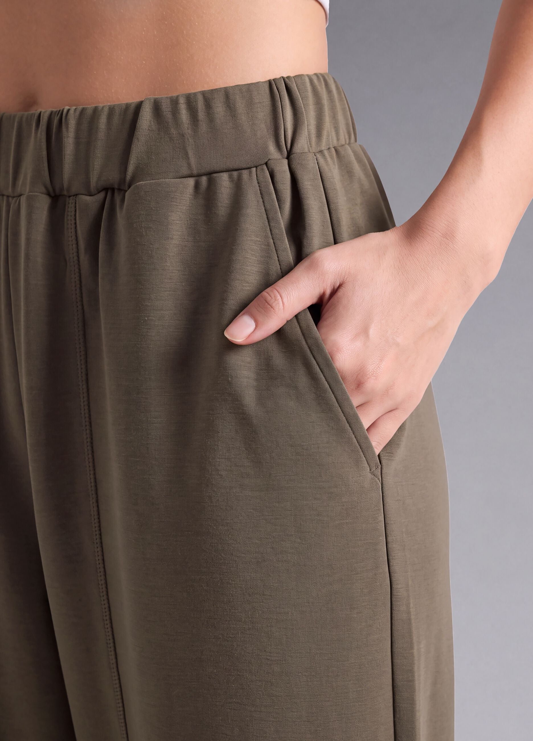 Pantaloni sportivi verdi in viscosa elasticizzato