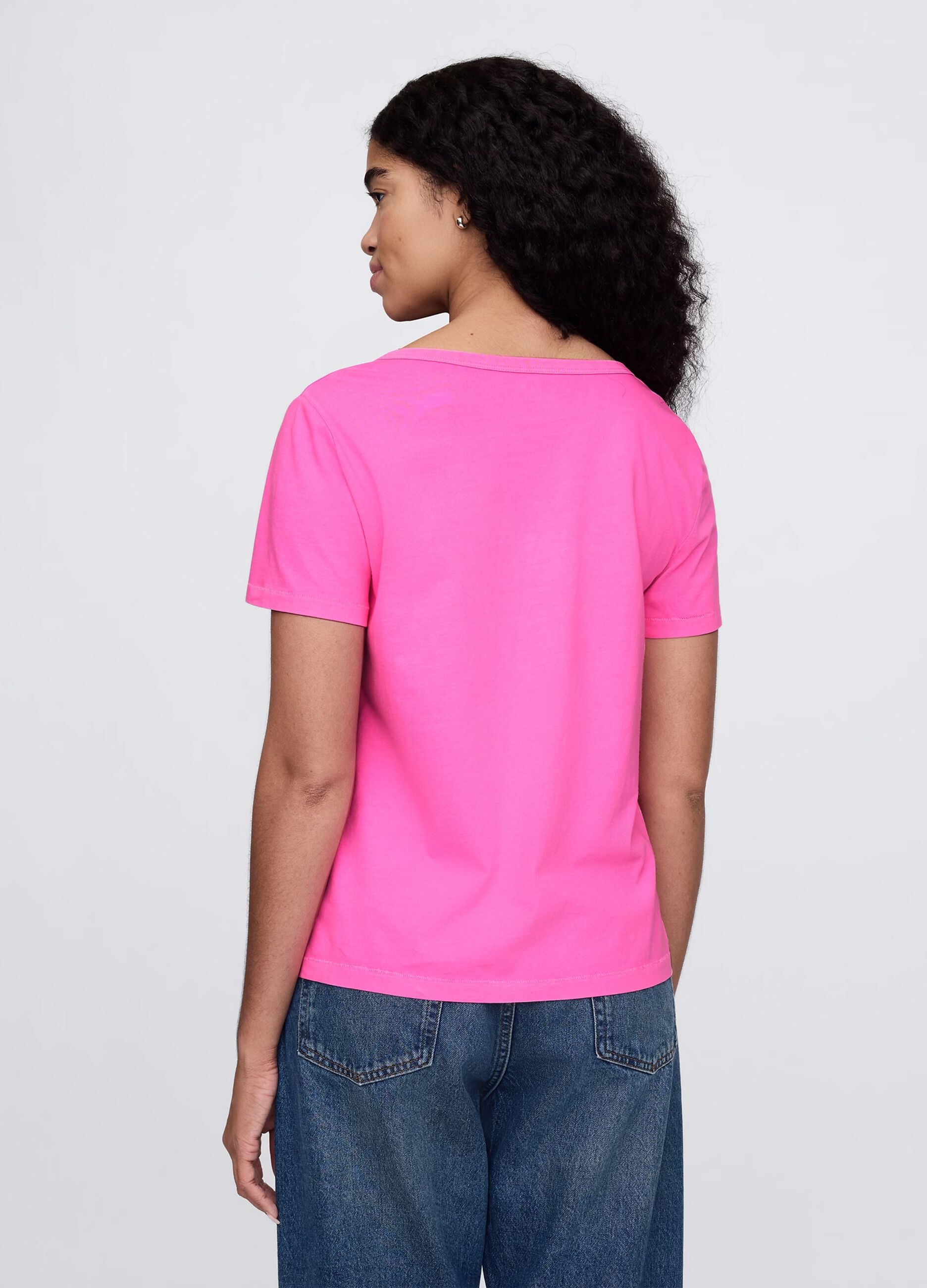 Pink T-shirt with short sleeves