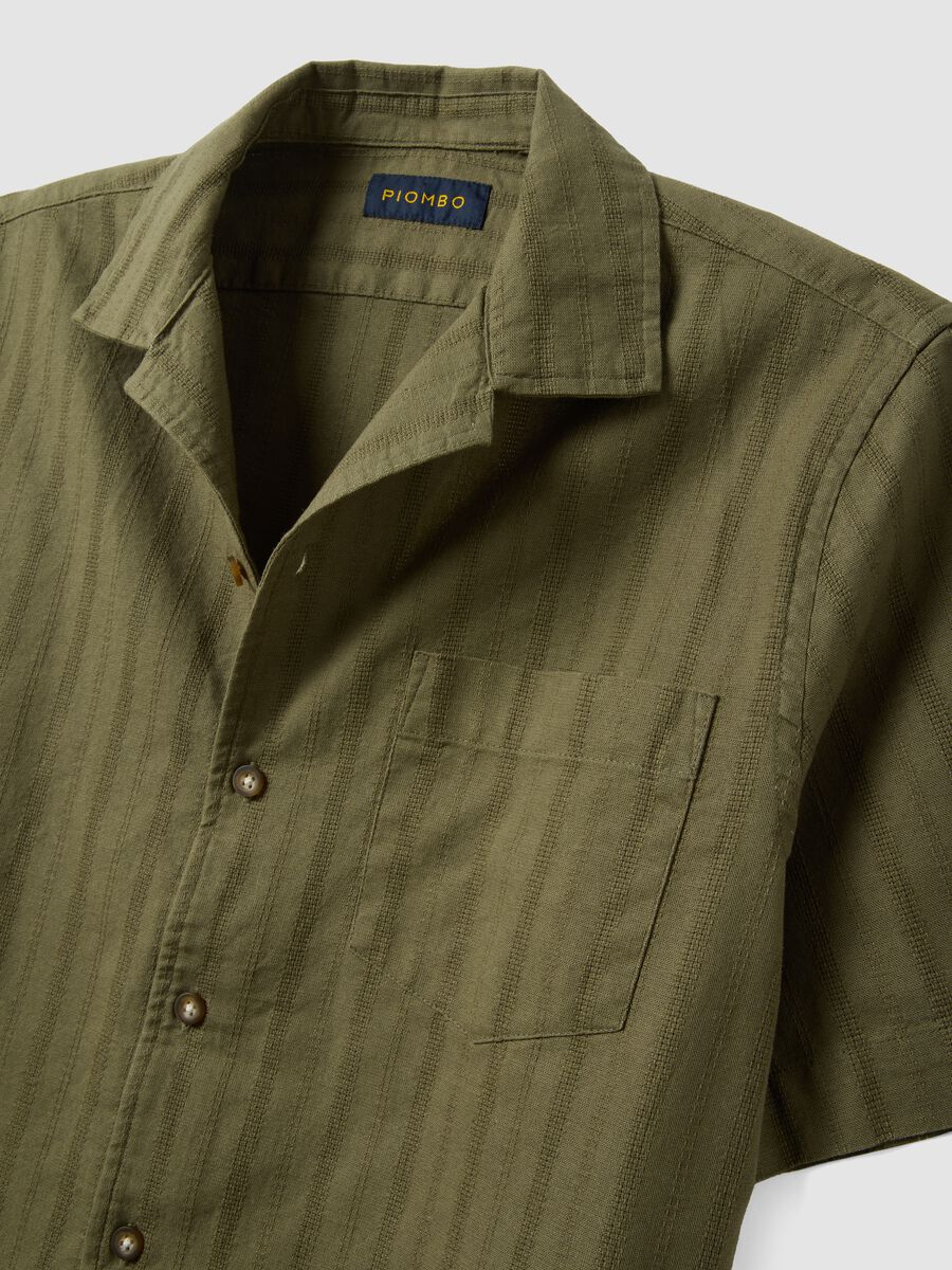 Camicia verde in cotone organico con collo bowling_5