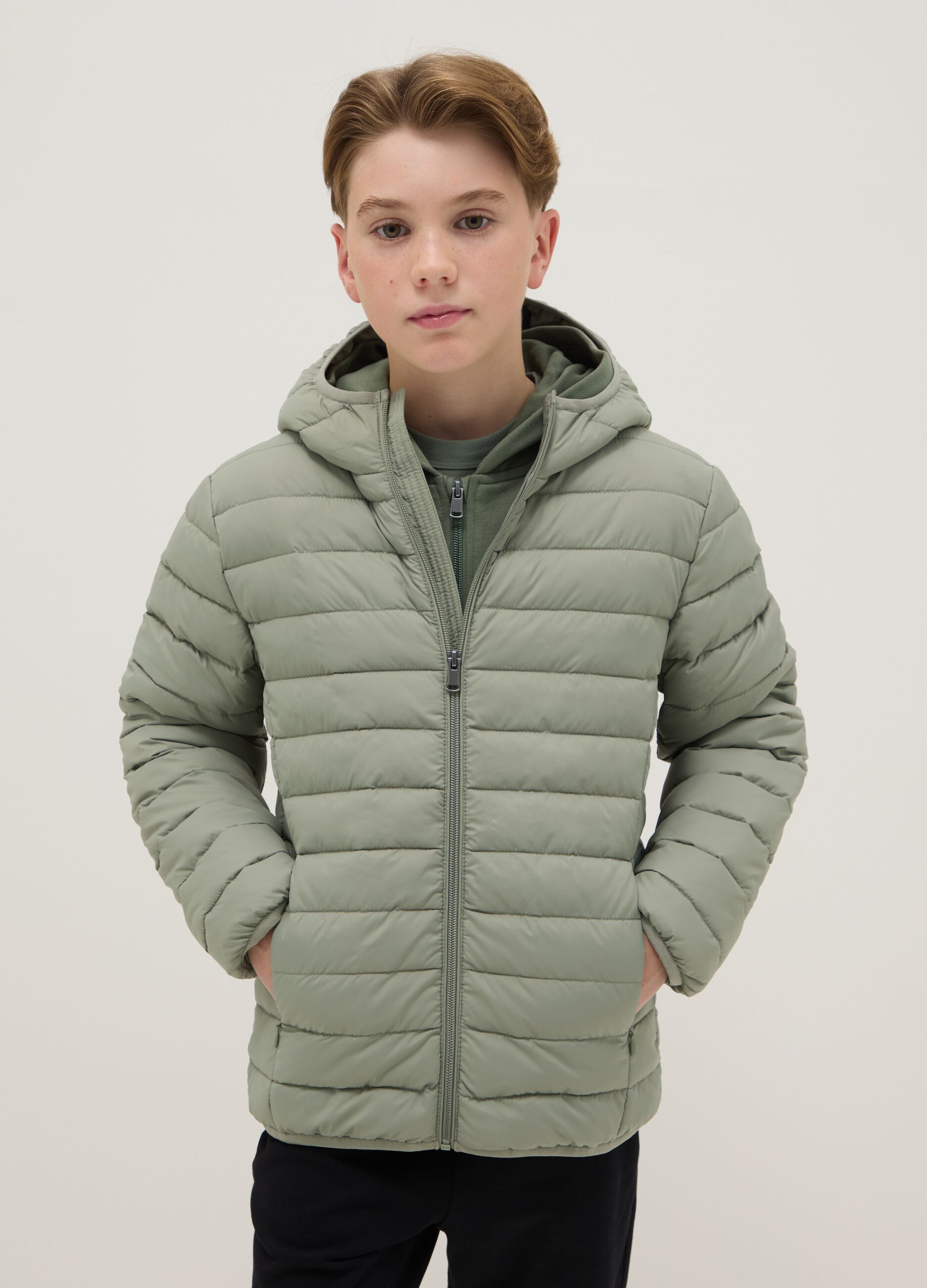 Regular fit boys' green lightweight jacket with hood