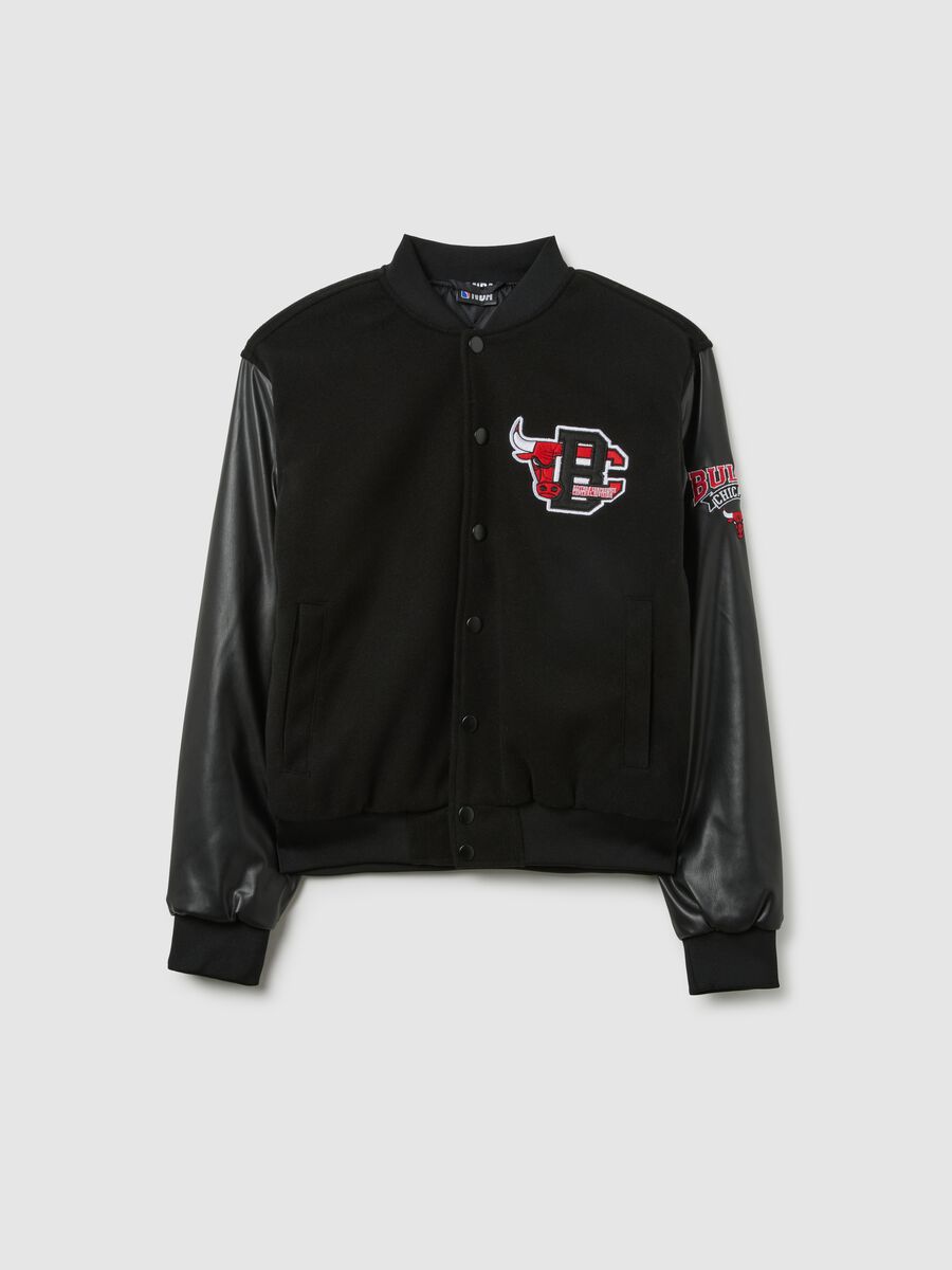 Giubbotto bomber nero da bambino regular fit con stampa Chicago Bulls_0