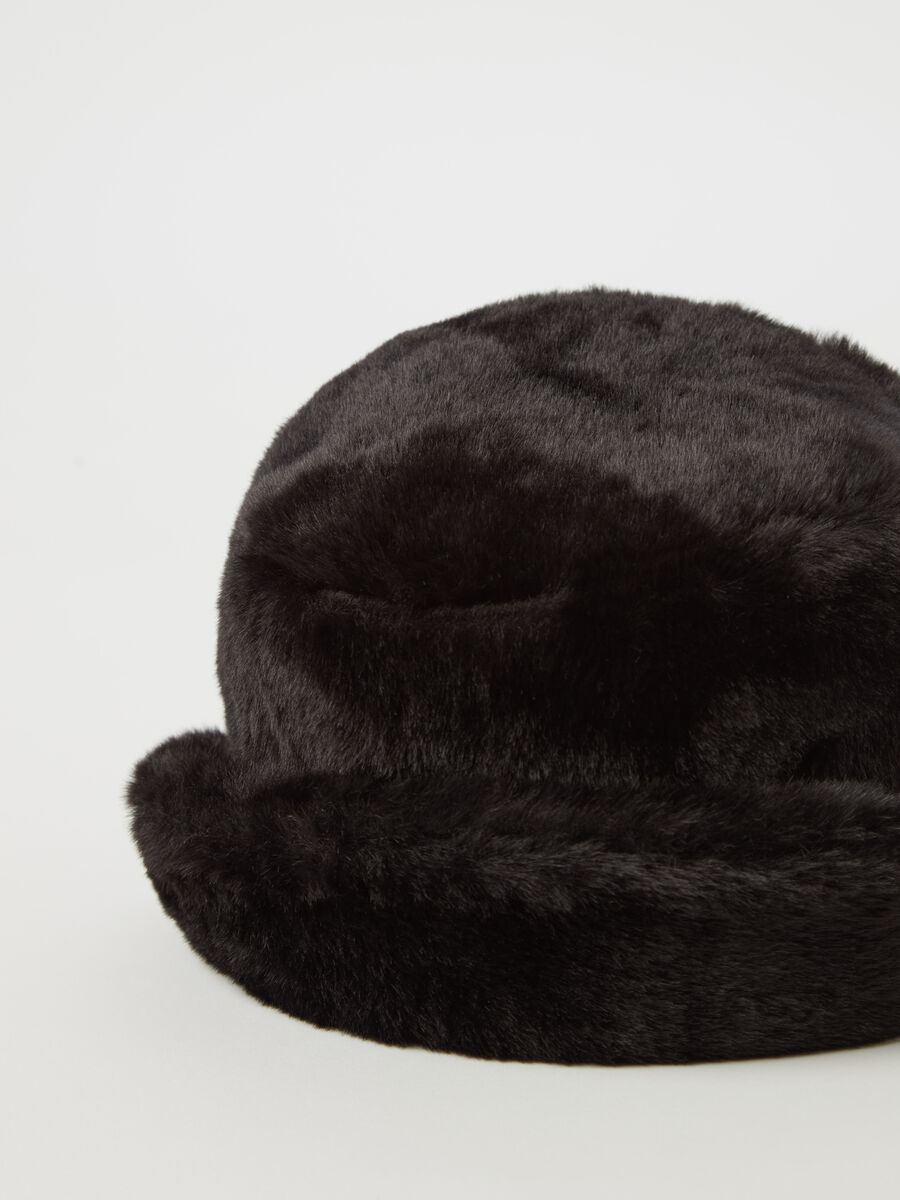 Fishing hat in furry yarn_1
