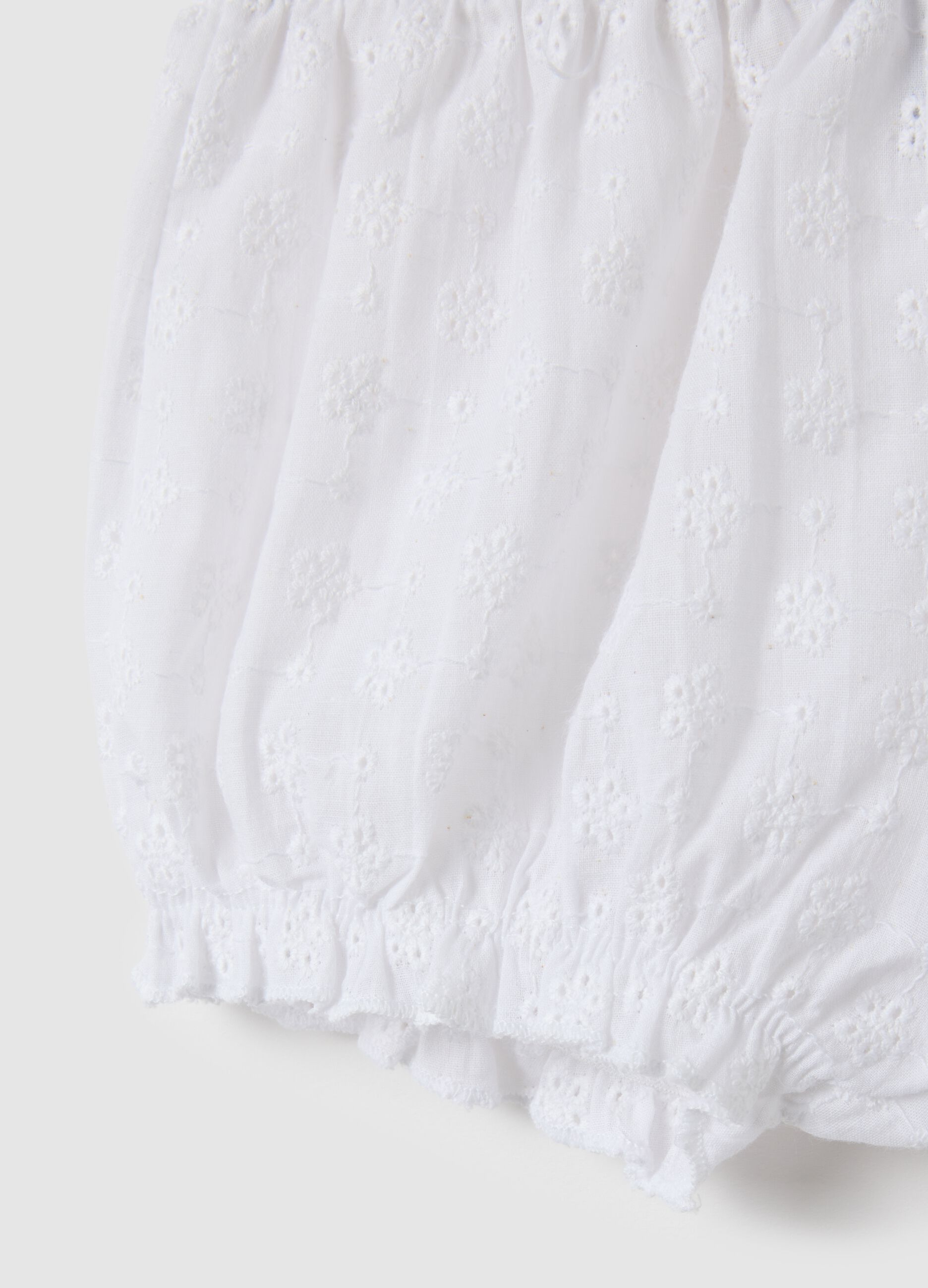 Girls' white regular fit pure cotton shorts