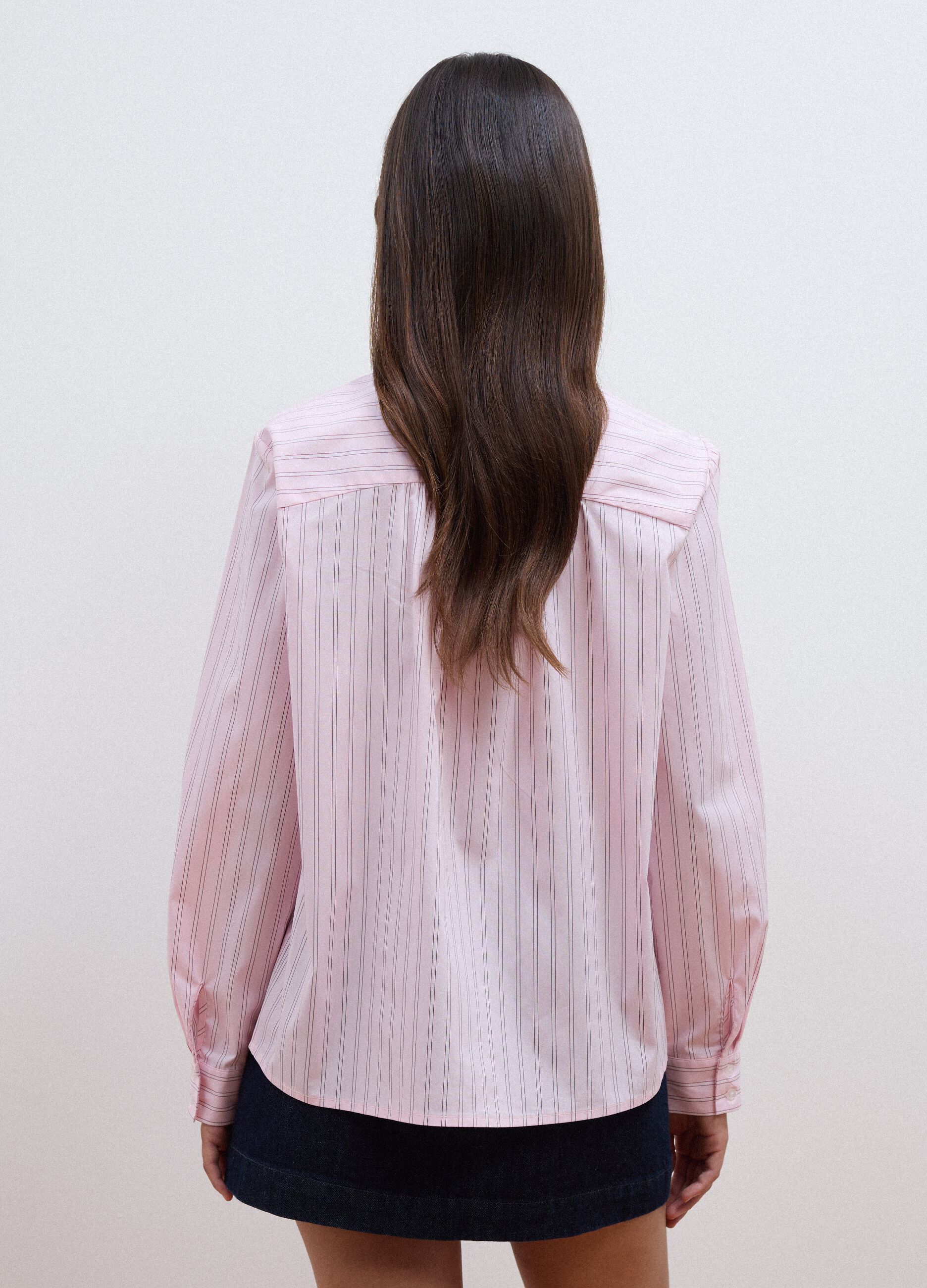 Camicia rosa in cotone elasticizzato a righe con fiocco over fit