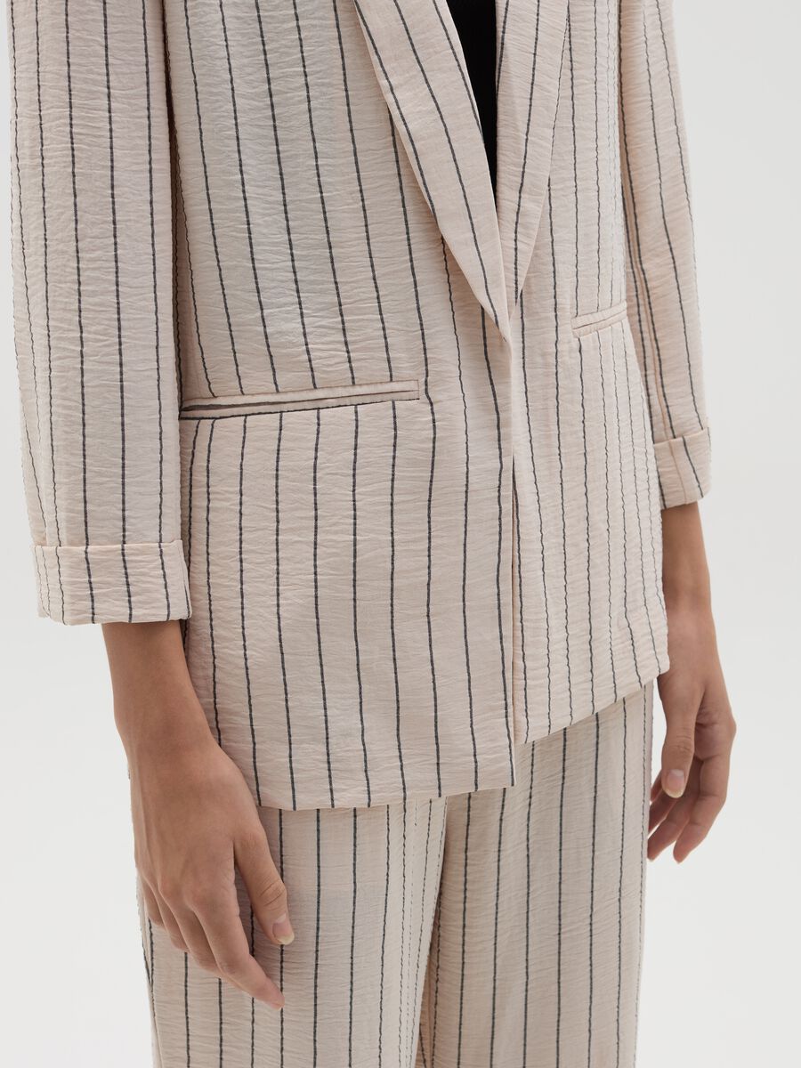 Open crinkle-effect fluid blazer_2