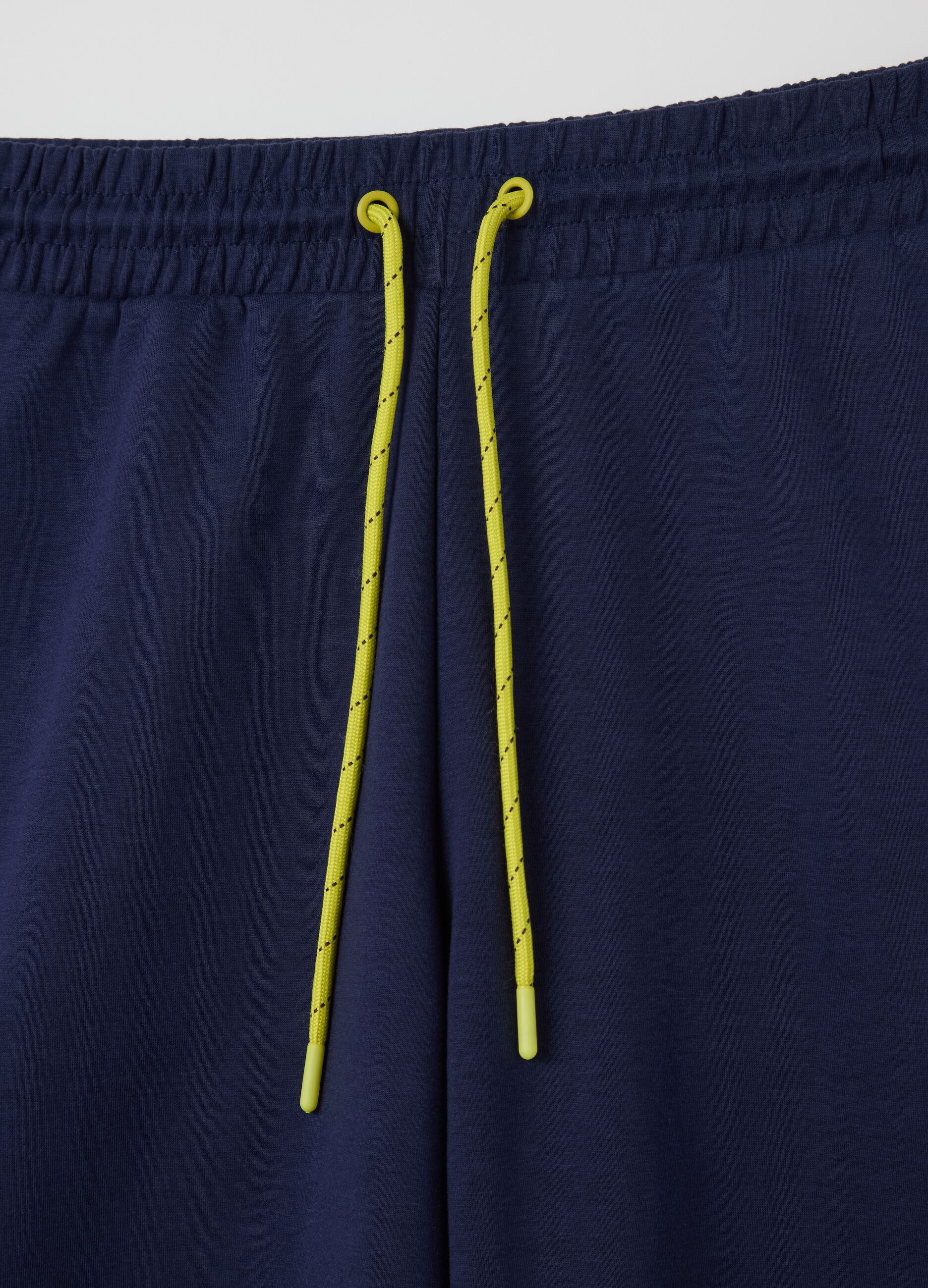 Dark blue Bermuda joggers with logo