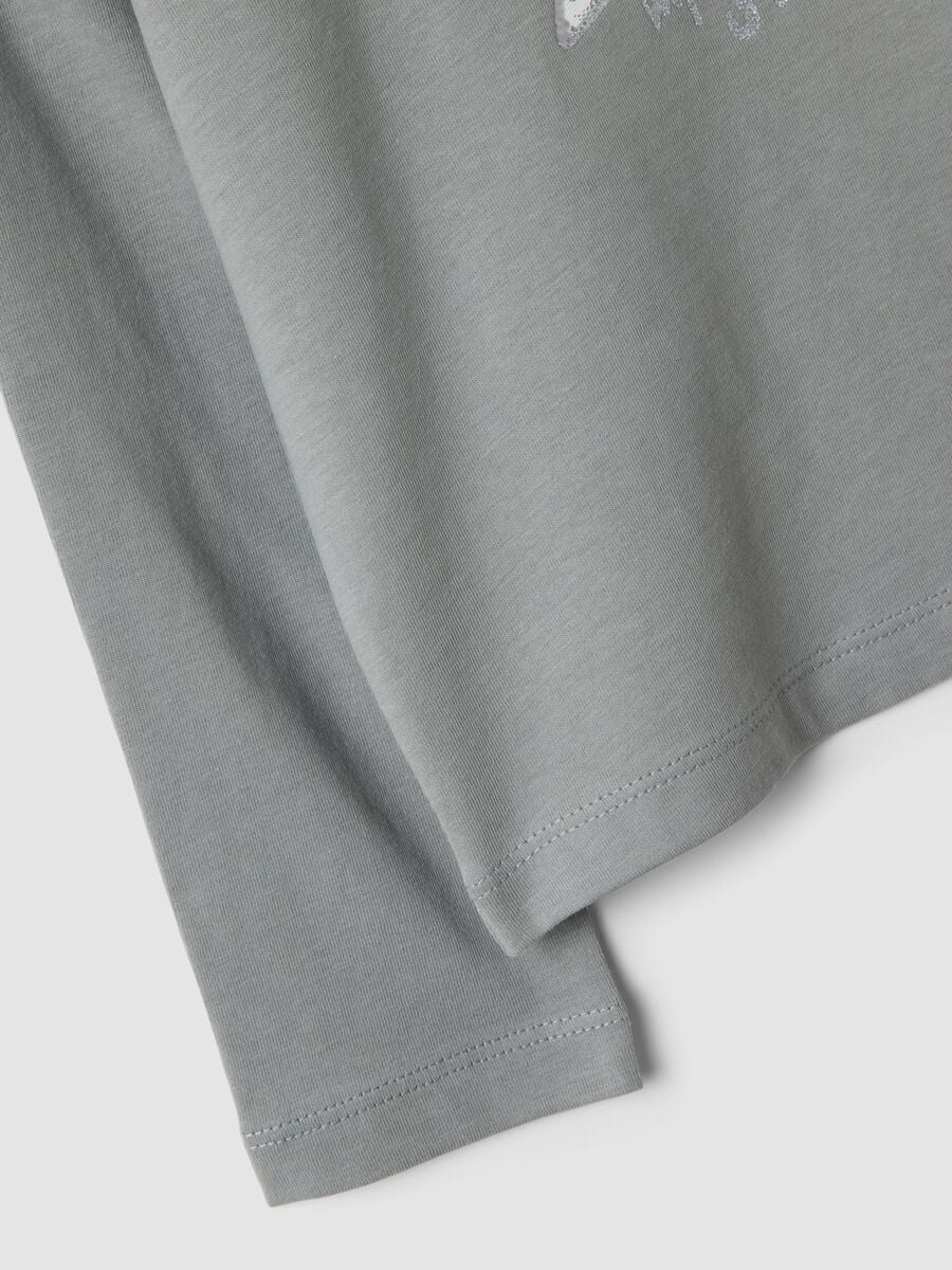 T-shirt grigia in puro cotone organico con stampa frontale per bambina_1