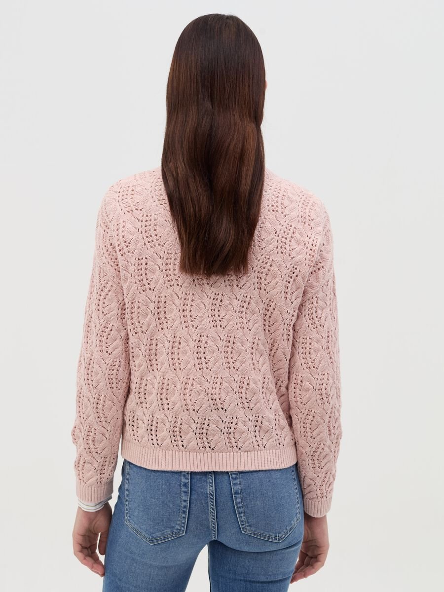 Crochet pullover with round neck_3