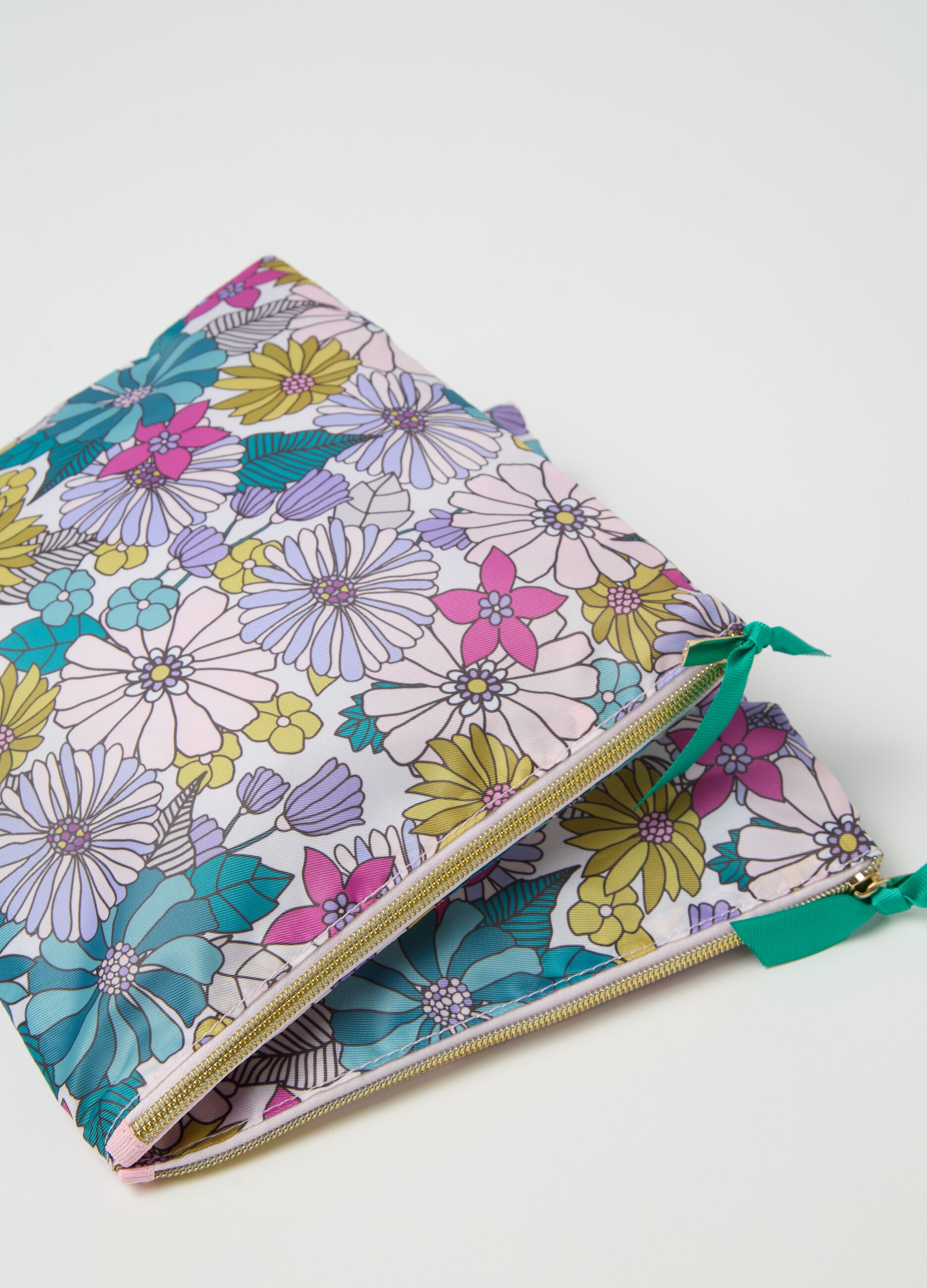 Travel clutch with floral print