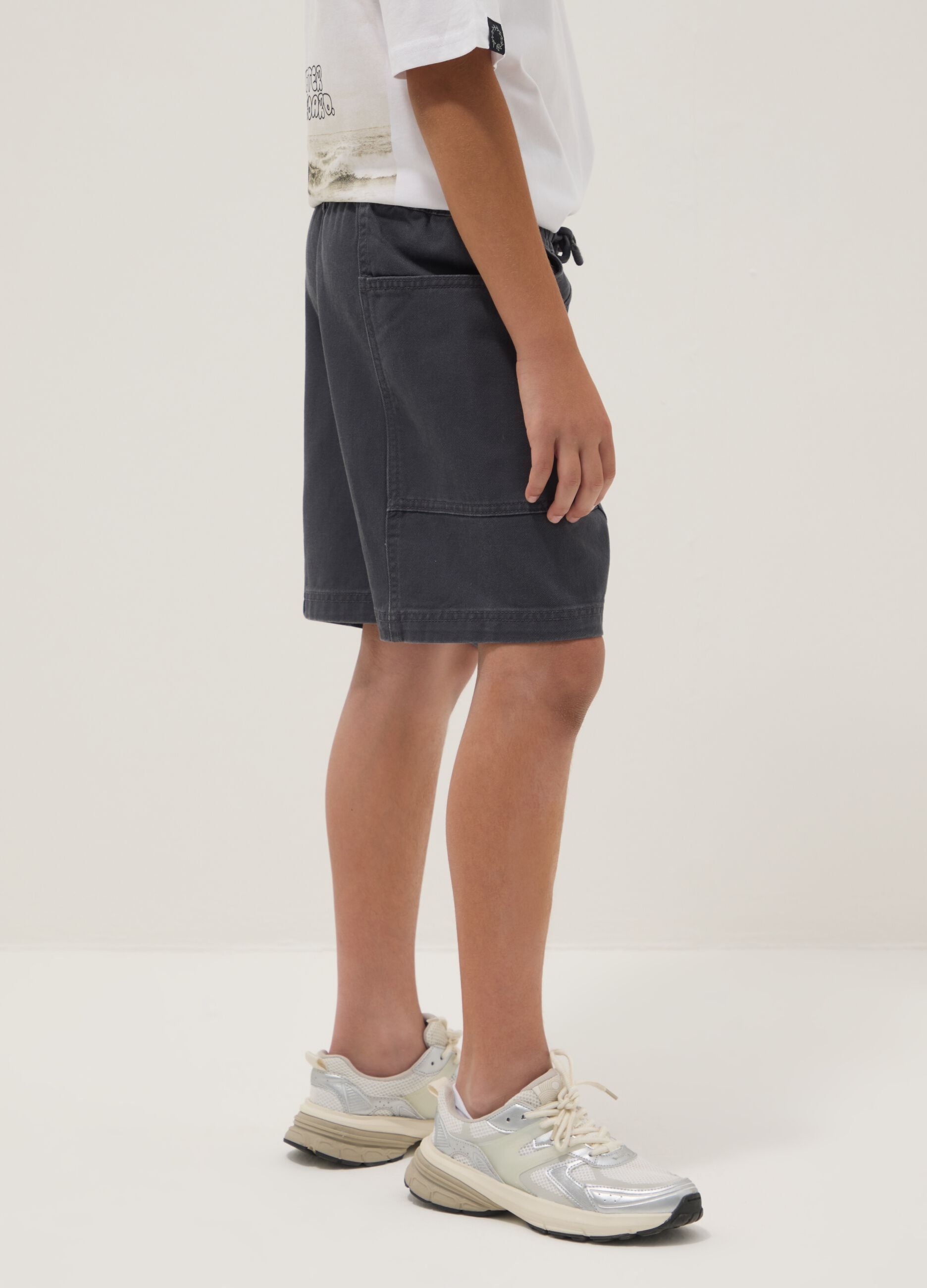 Blue pure cotton shorts with elasticated waist for boys, comfort fit