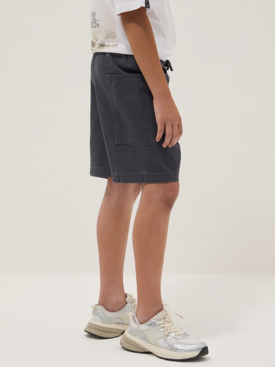 Shorts blu in puro cotone con vita elastica per ragazzo comfort fit_2