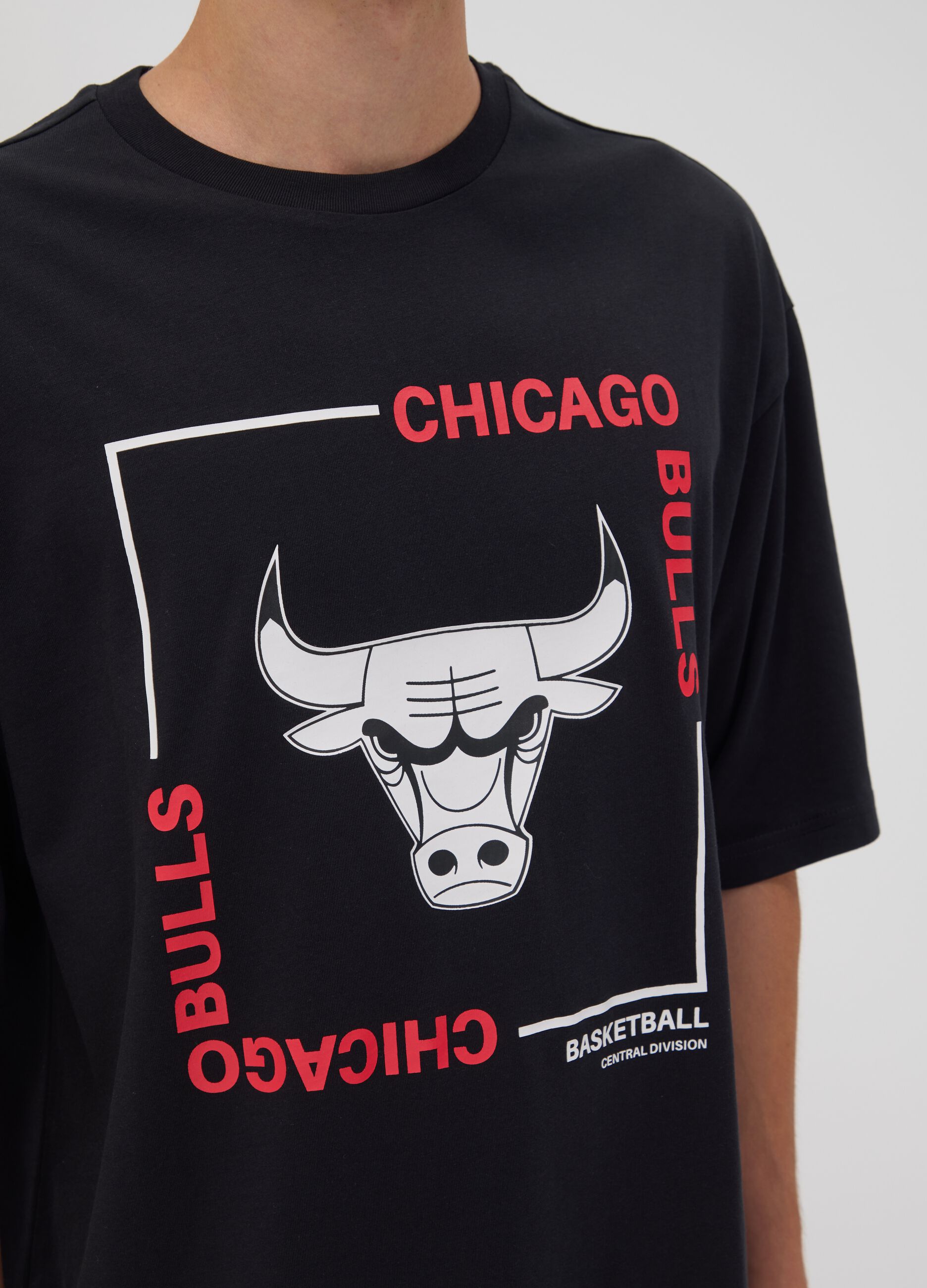 T-shirt nera in puro cotone con stampa Chicago Bulls