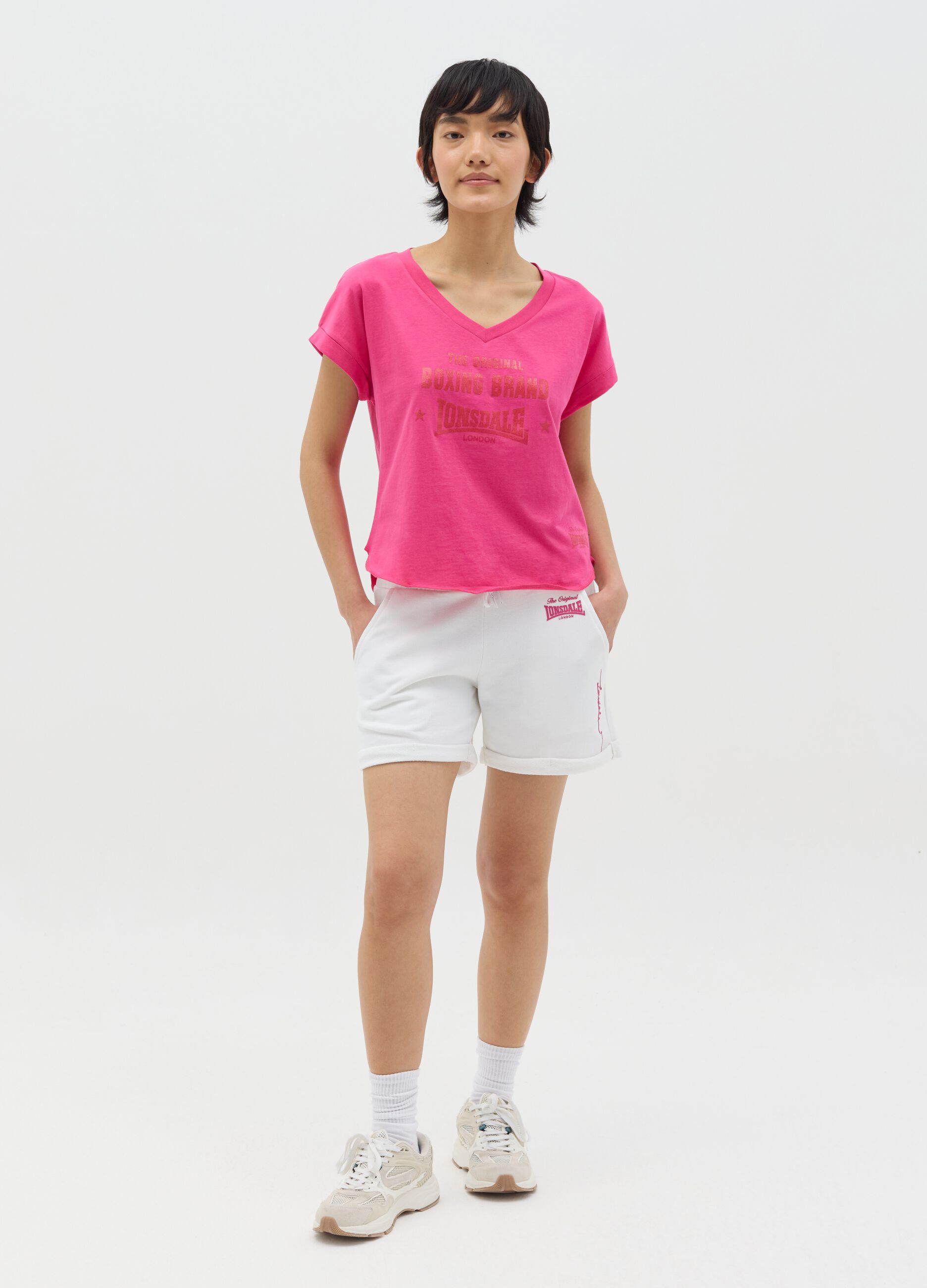 White shorts in fleece with print