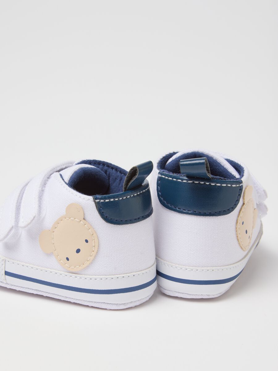 Scarpine bianche da neonato in tela_1